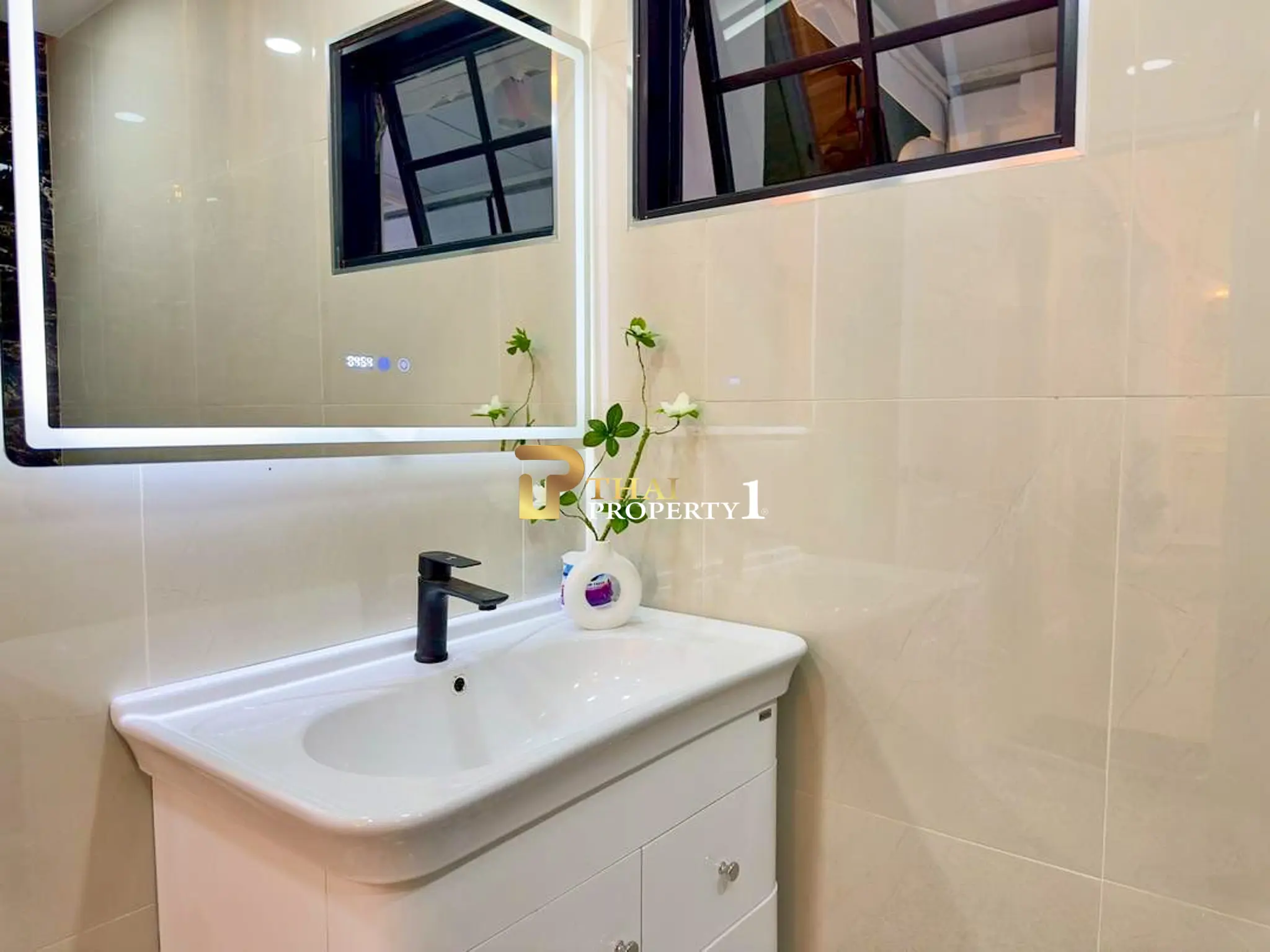 Single House with Private Pool Paradise Hill 2, Pattaya 3 Bedroom 7.99 Million Baht 