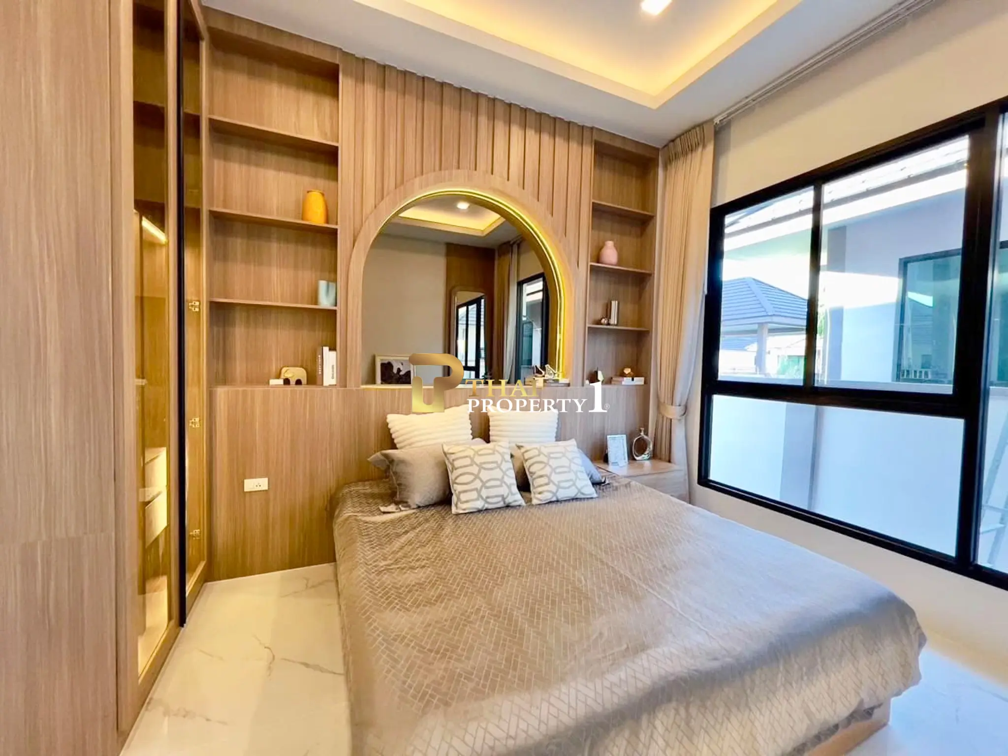 4-Bedroom House for Sale in The Lake Huay Yai, Show House Unit, Fully Furnished