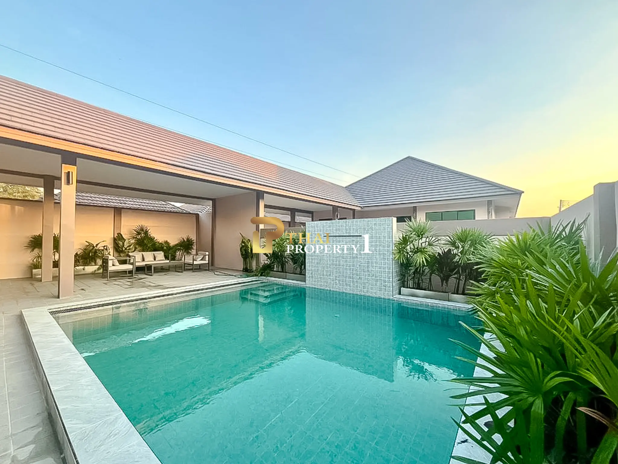 4-Bedroom House for Sale in The Lake Huay Yai, Show House Unit, Fully Furnished