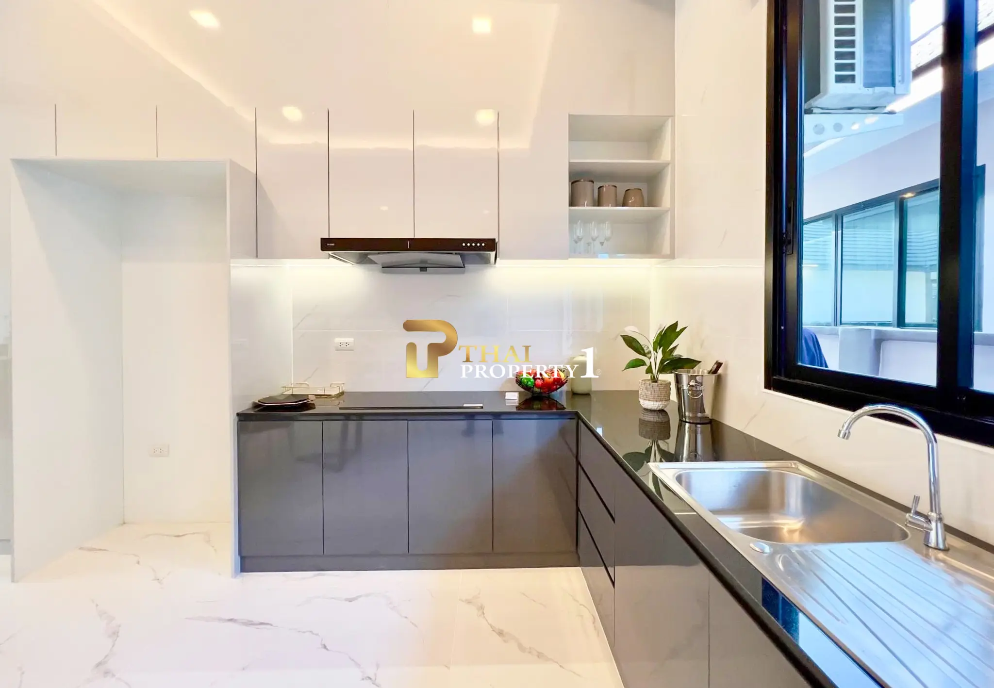 4-Bedroom House for Sale in The Lake Huay Yai, Show House Unit, Fully Furnished