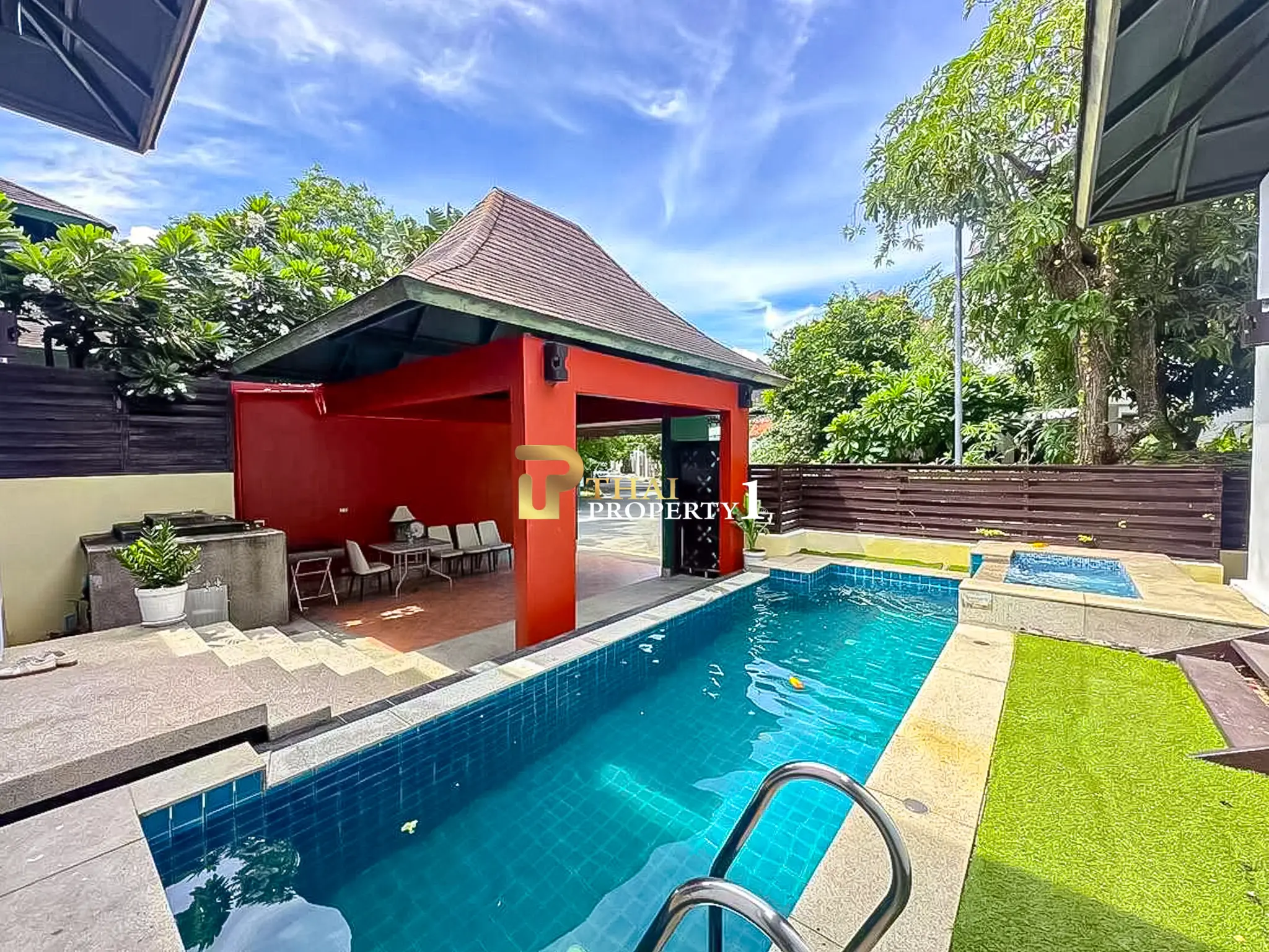 4-Bedroom Pool Villa for Sale in Na Jomtien – Nagawari Village, Near Beach