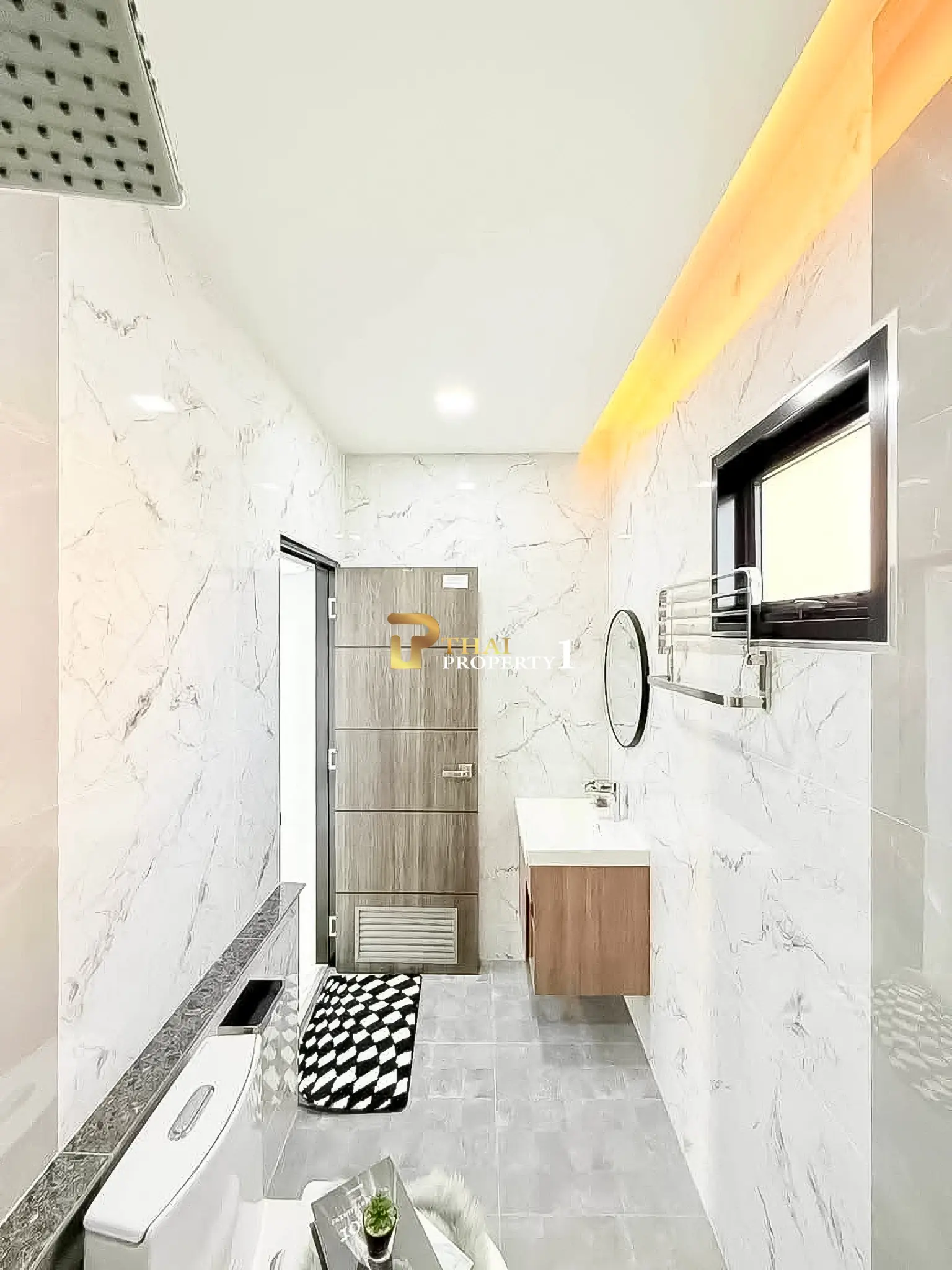 Modern Renovated 6 Bedroom Pool Villa for Sale near Mabprachan Lake Pattaya