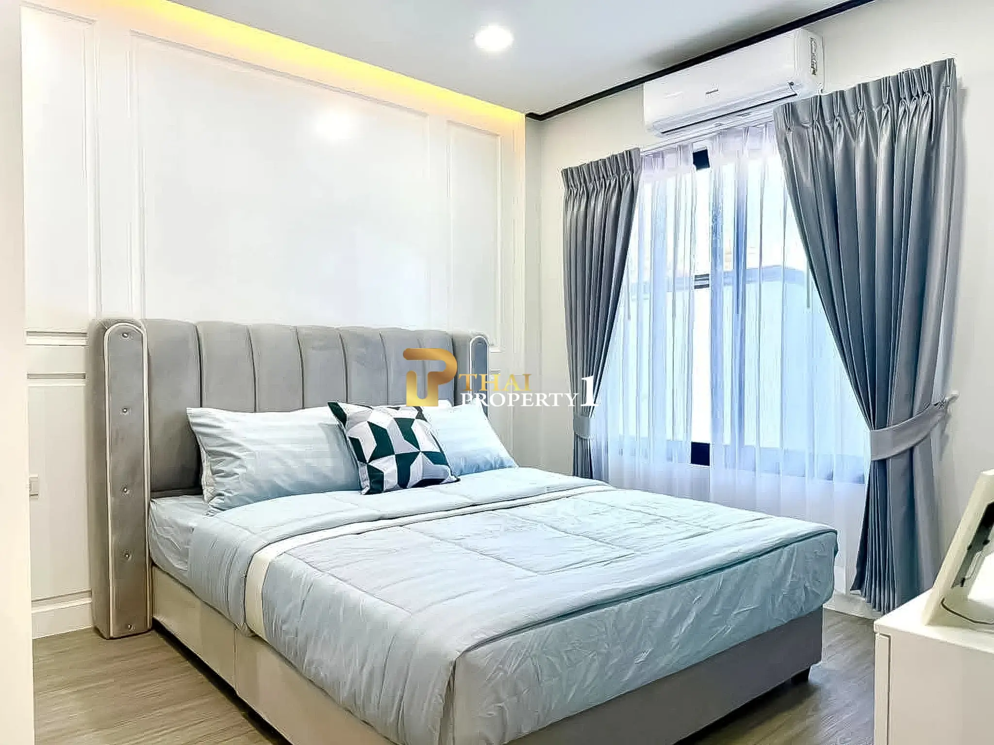 Modern Renovated 6 Bedroom Pool Villa for Sale near Mabprachan Lake Pattaya
