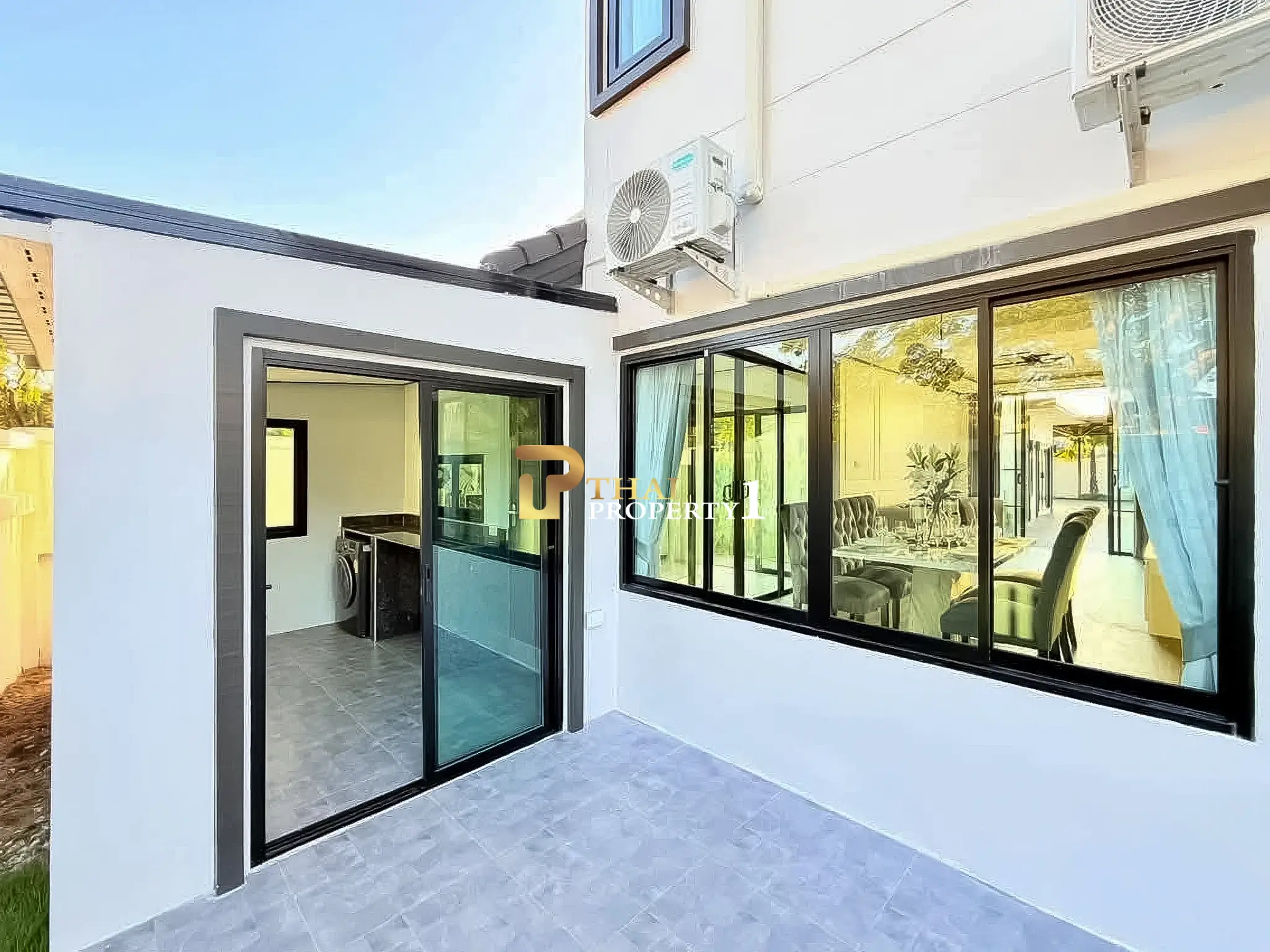 Modern Renovated 6 Bedroom Pool Villa for Sale near Mabprachan Lake Pattaya