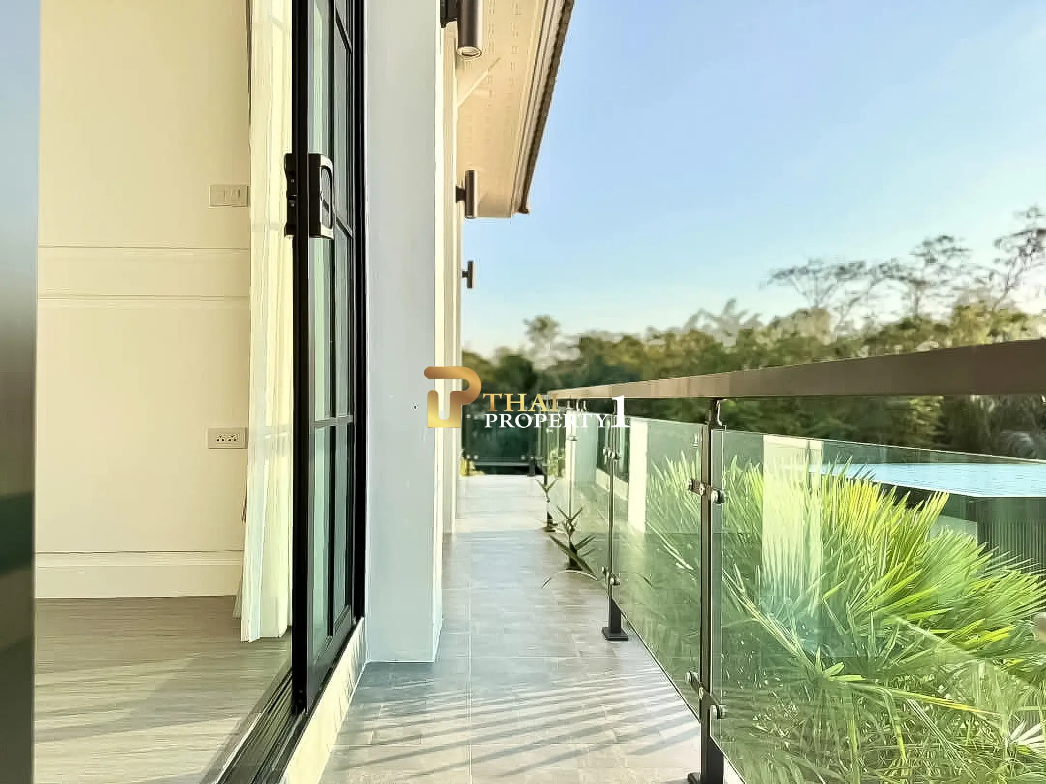 Modern Renovated 6 Bedroom Pool Villa for Sale near Mabprachan Lake Pattaya