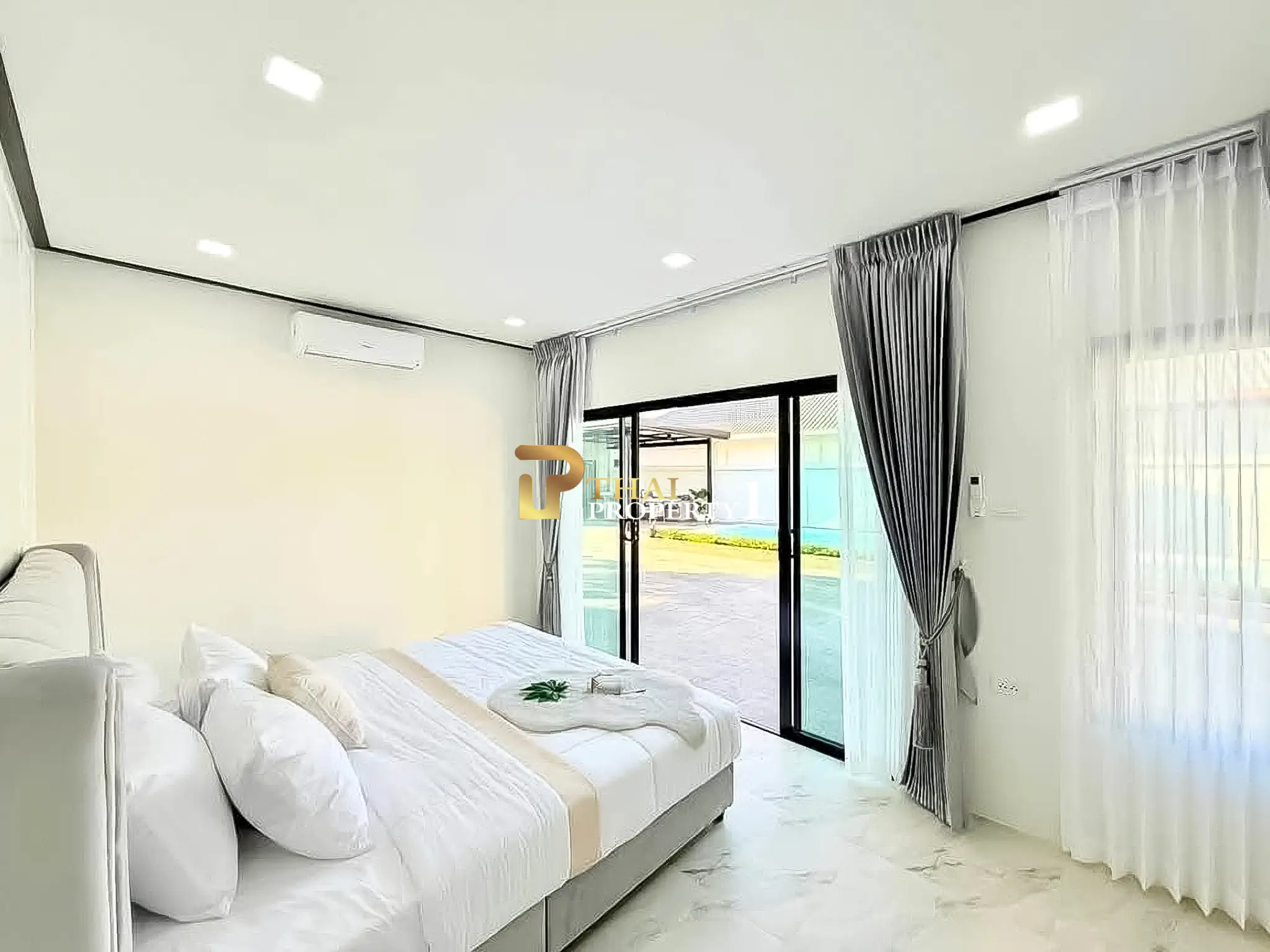 Modern Renovated 6 Bedroom Pool Villa for Sale near Mabprachan Lake Pattaya