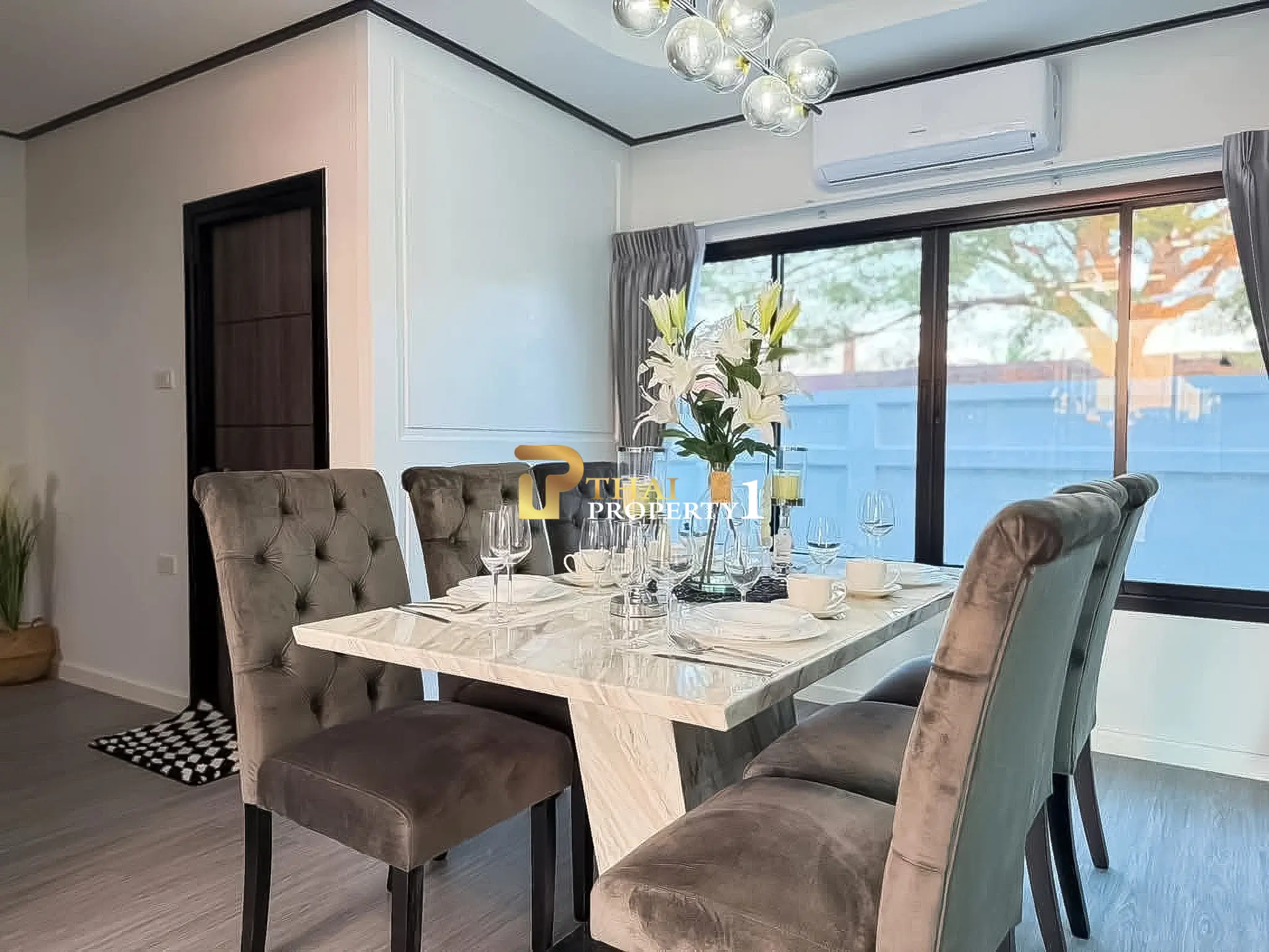 Modern Renovated 6 Bedroom Pool Villa for Sale near Mabprachan Lake Pattaya