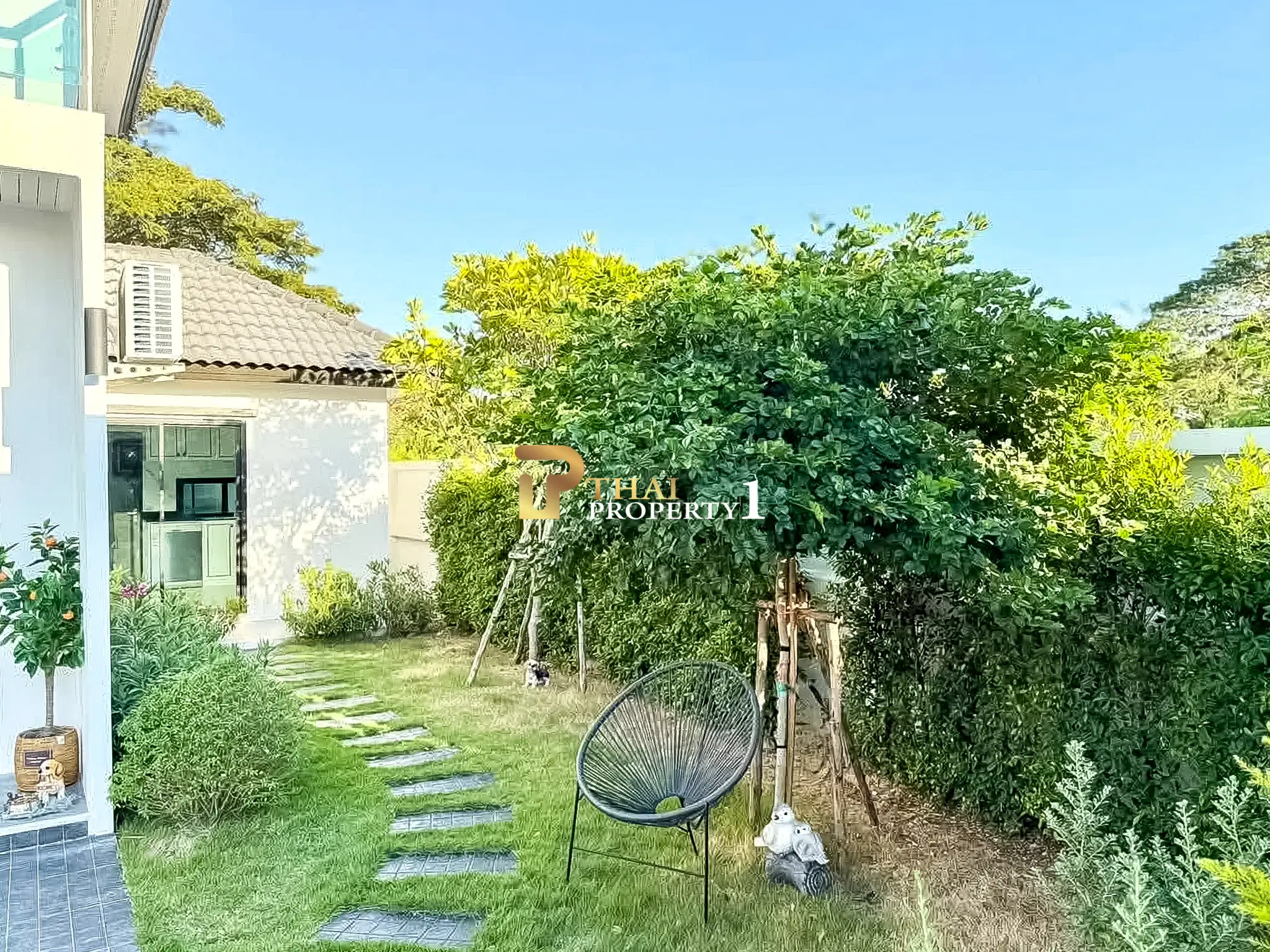 Modern Renovated 6 Bedroom Pool Villa for Sale near Mabprachan Lake Pattaya