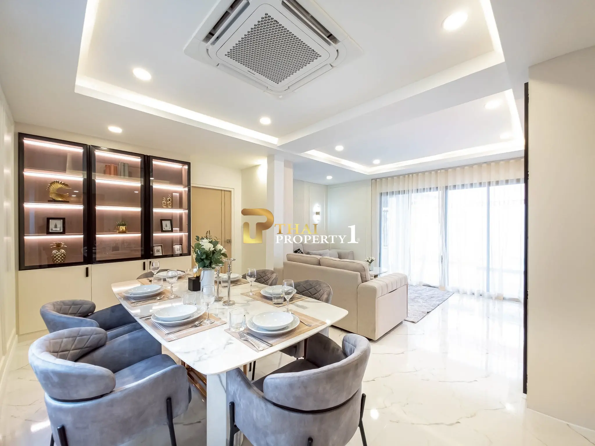 ขาย บ้านพร้อมสระว่ายน้ำ 5 ห้องนอน รีโนเวทใหม่ ใกล้ชายหาด พัทยาใต้ เทพประสิทธิ์