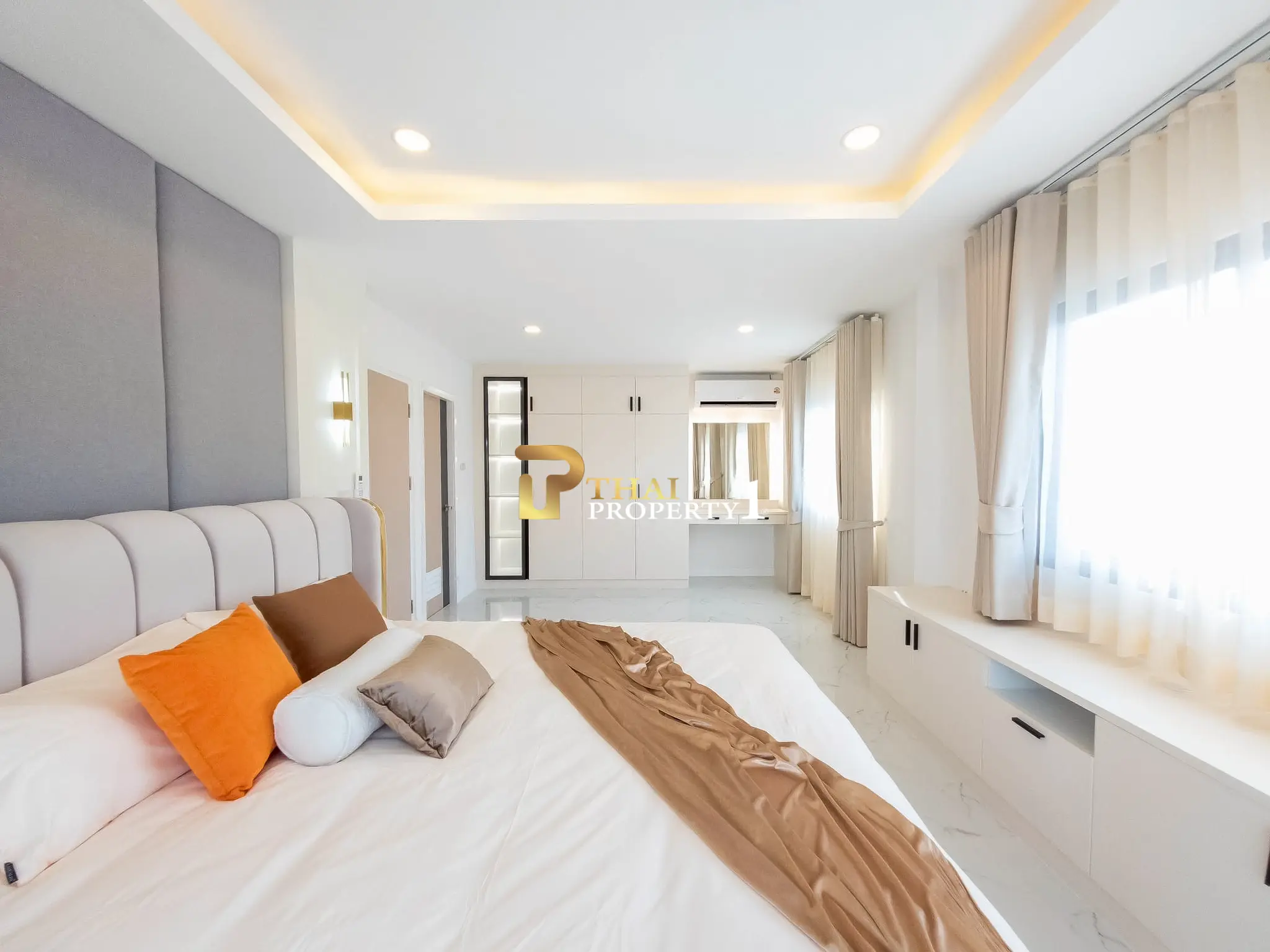 ขาย บ้านพร้อมสระว่ายน้ำ 5 ห้องนอน รีโนเวทใหม่ ใกล้ชายหาด พัทยาใต้ เทพประสิทธิ์