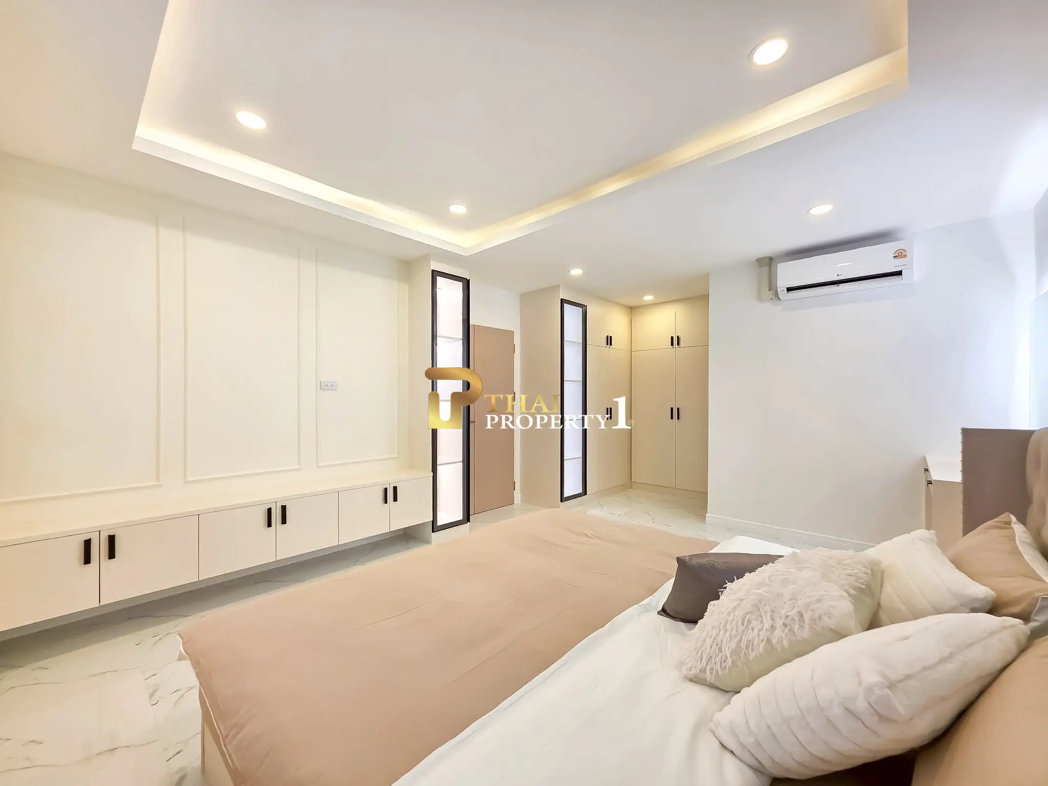ขาย บ้านพร้อมสระว่ายน้ำ 5 ห้องนอน รีโนเวทใหม่ ใกล้ชายหาด พัทยาใต้ เทพประสิทธิ์