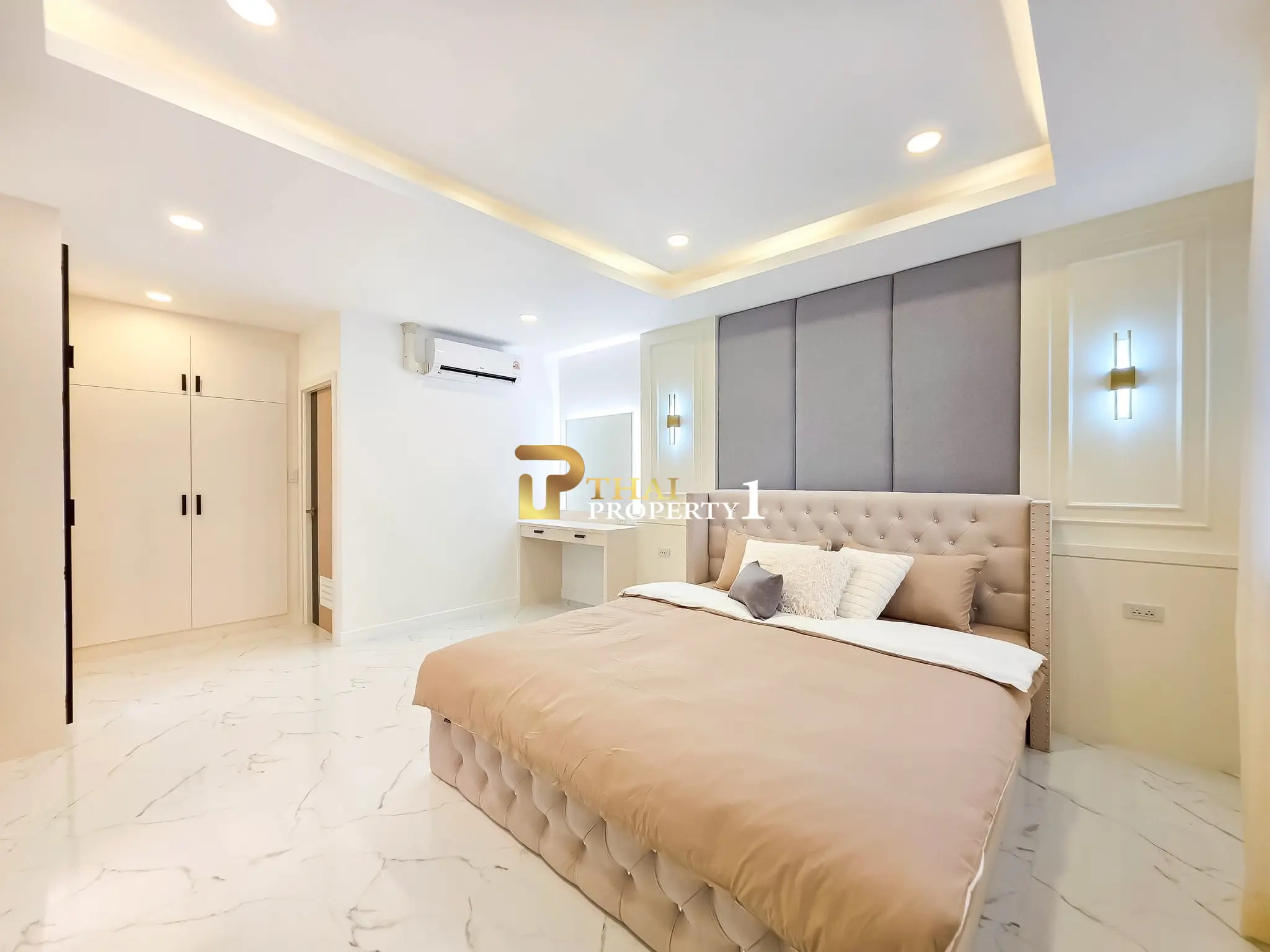 ขาย บ้านพร้อมสระว่ายน้ำ 5 ห้องนอน รีโนเวทใหม่ ใกล้ชายหาด พัทยาใต้ เทพประสิทธิ์