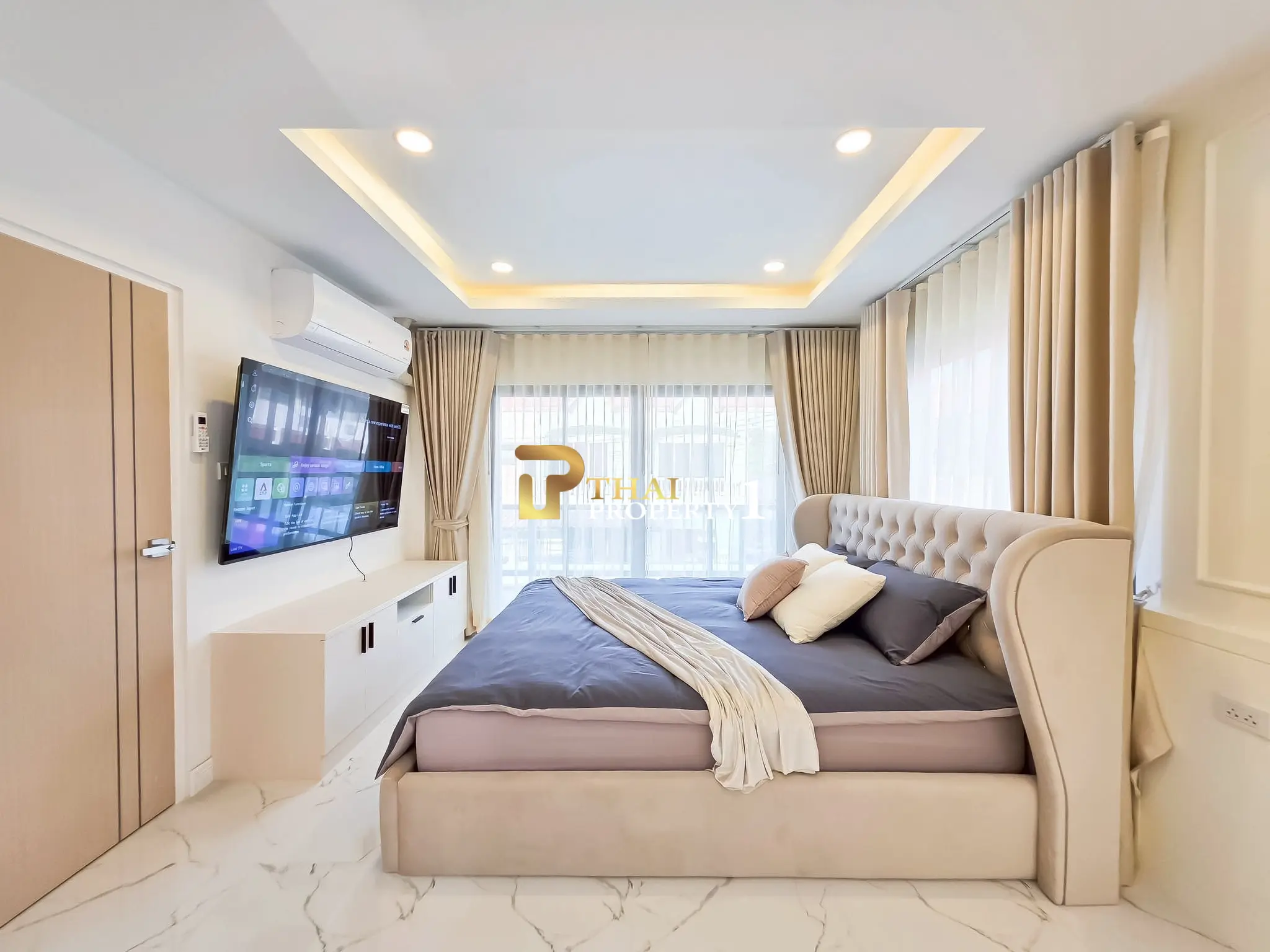ขาย บ้านพร้อมสระว่ายน้ำ 5 ห้องนอน รีโนเวทใหม่ ใกล้ชายหาด พัทยาใต้ เทพประสิทธิ์