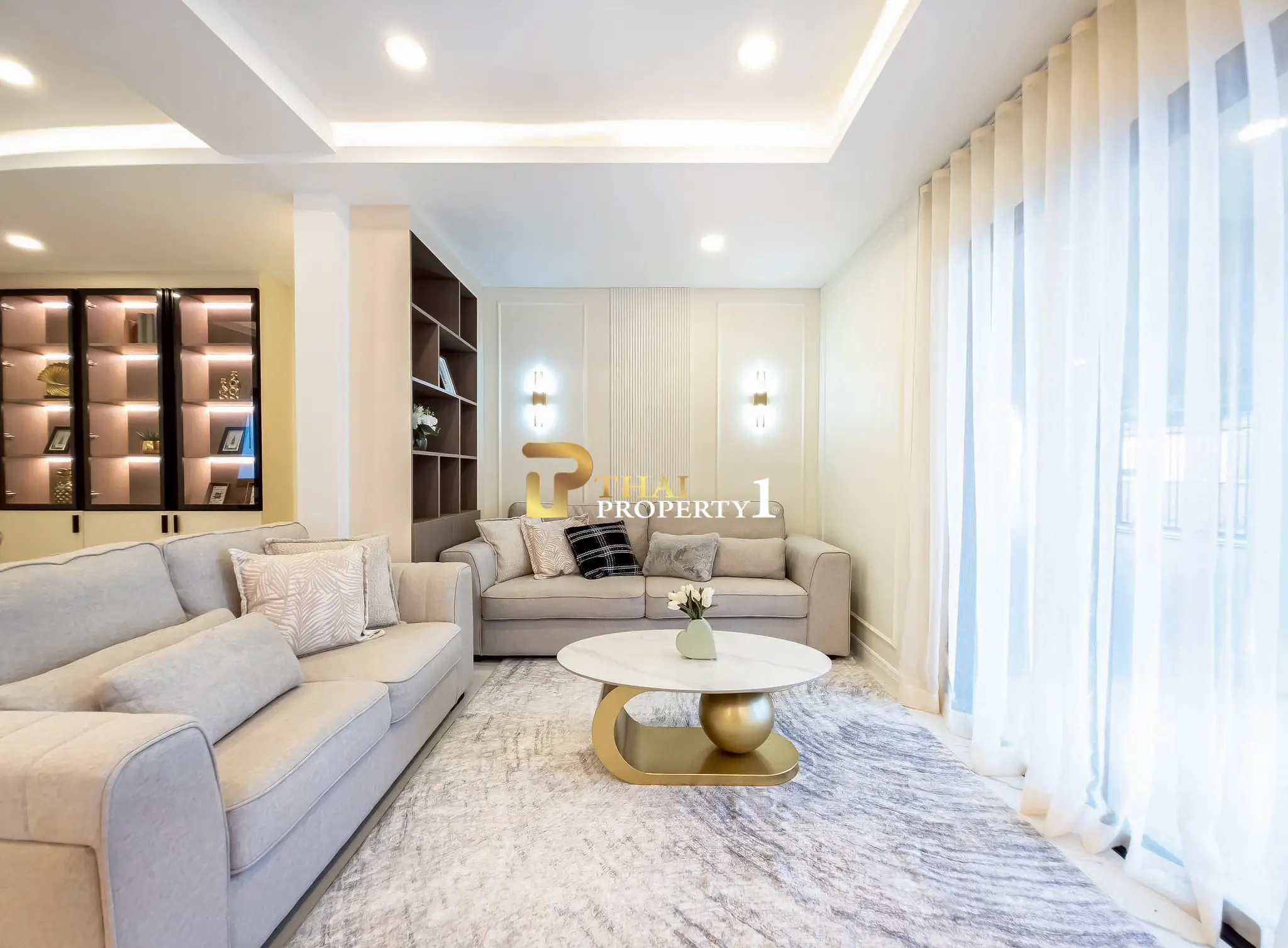 ขาย บ้านพร้อมสระว่ายน้ำ 5 ห้องนอน รีโนเวทใหม่ ใกล้ชายหาด พัทยาใต้ เทพประสิทธิ์