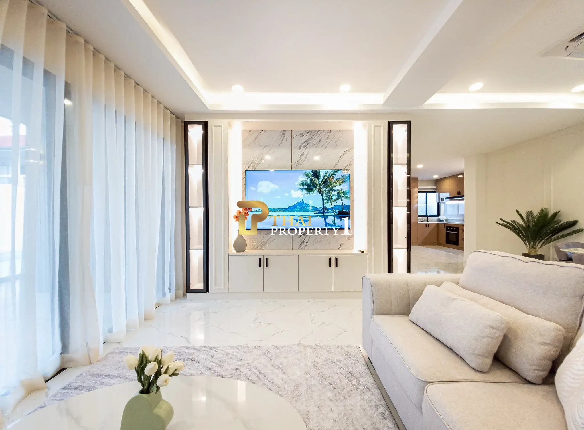 ขาย บ้านพร้อมสระว่ายน้ำ 5 ห้องนอน รีโนเวทใหม่ ใกล้ชายหาด พัทยาใต้ เทพประสิทธิ์