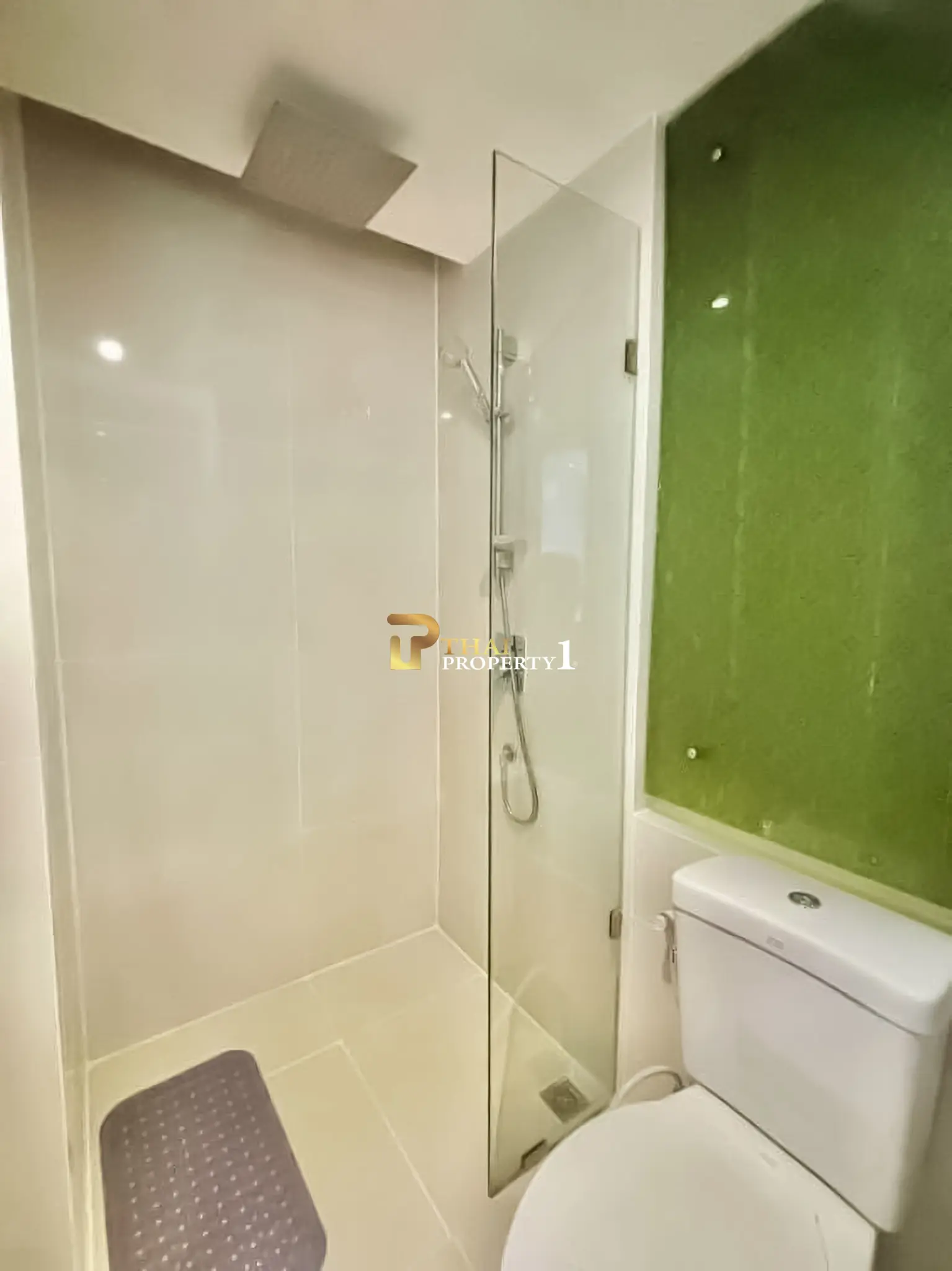 Leilighet med Bassengutsikt til Salgs i Jomtien – Grande Caribbean Condo Resort Pattaya