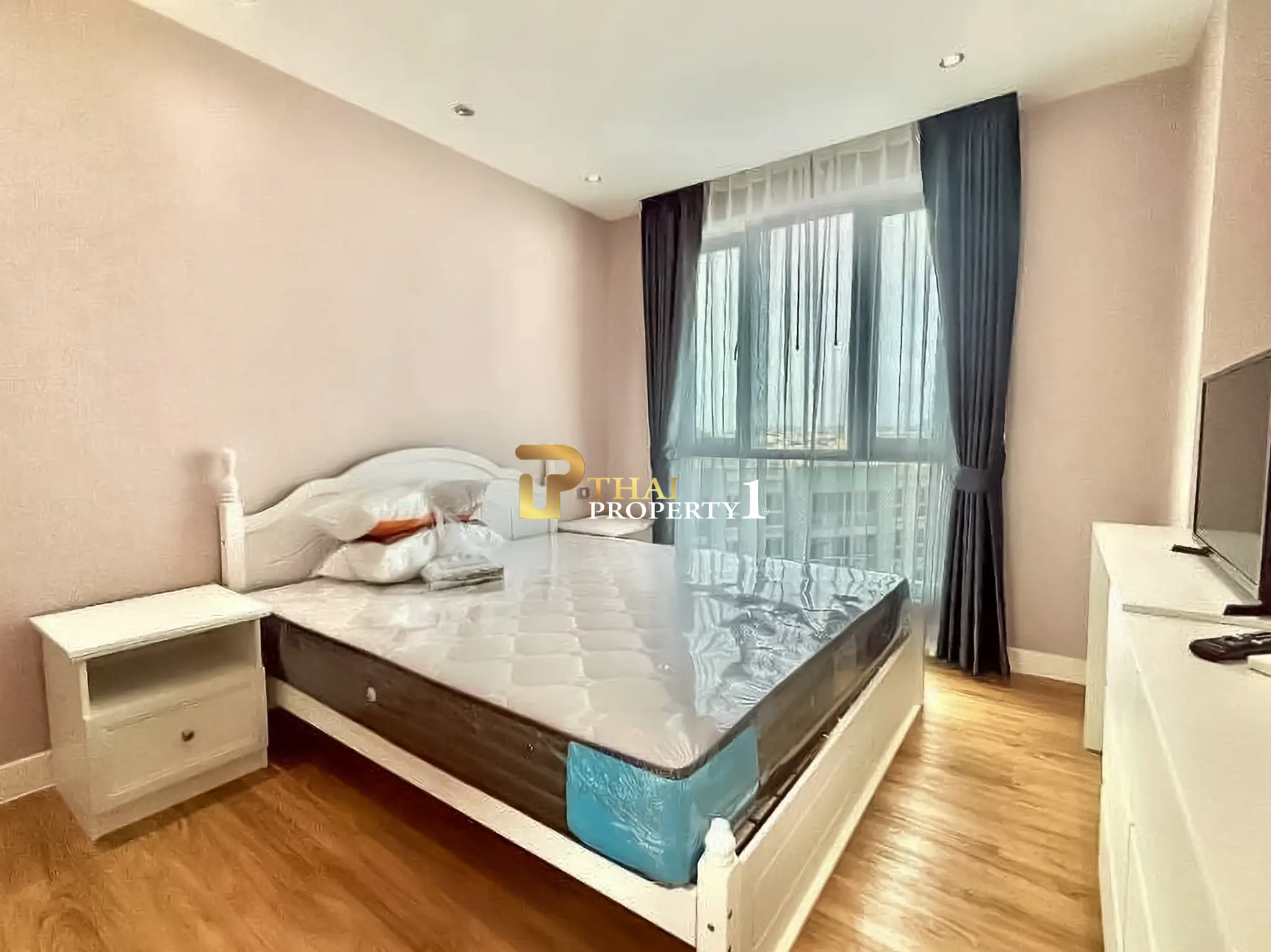 Leilighet med Bassengutsikt til Salgs i Jomtien – Grande Caribbean Condo Resort Pattaya