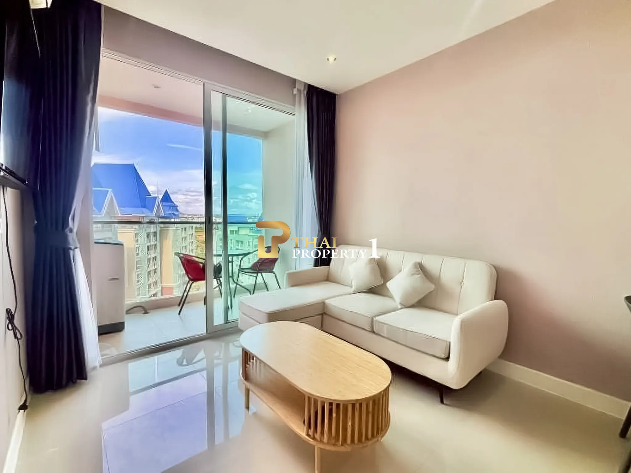 Leilighet med Bassengutsikt til Salgs i Jomtien – Grande Caribbean Condo Resort Pattaya