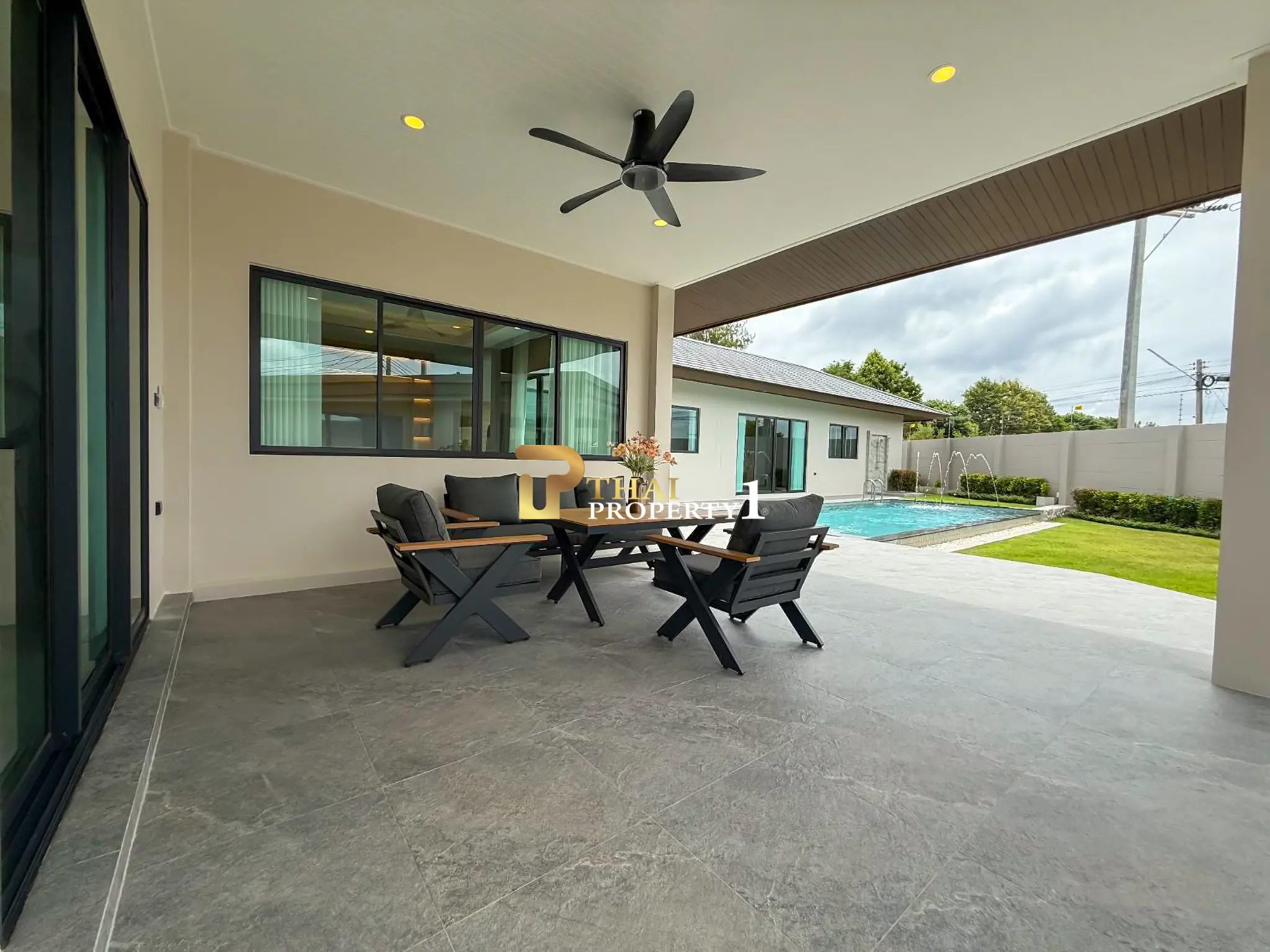 Freestanding Hilltop Luxury Pool Villa For Sale Near Mabprachan Lake 