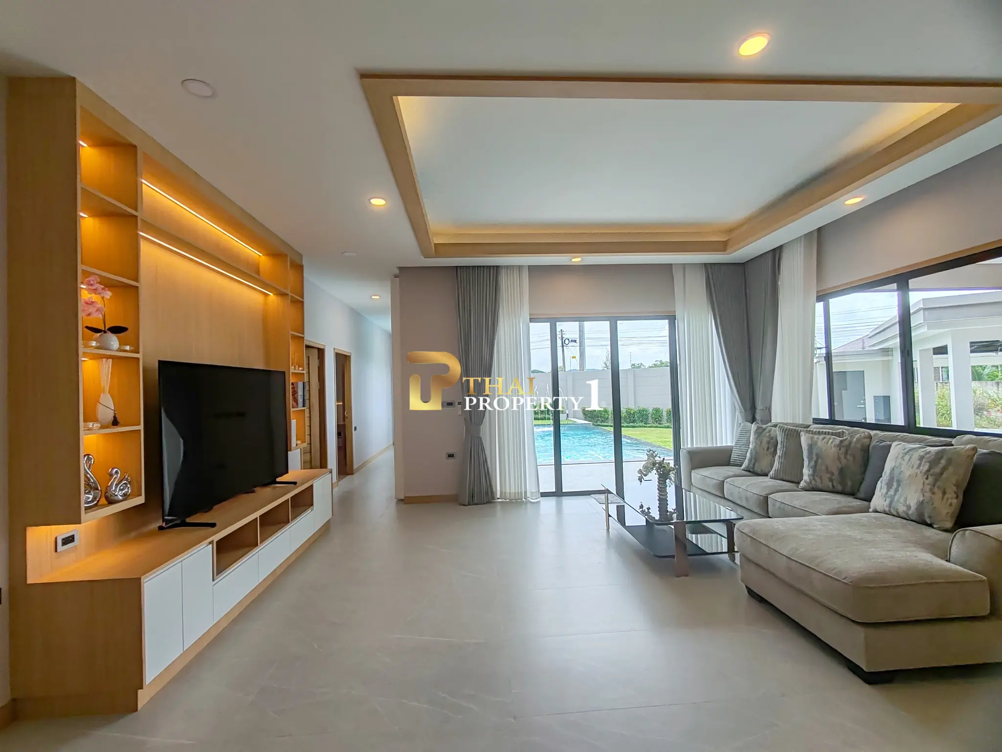 Freestanding Hilltop Luxury Pool Villa For Sale Near Mabprachan Lake 