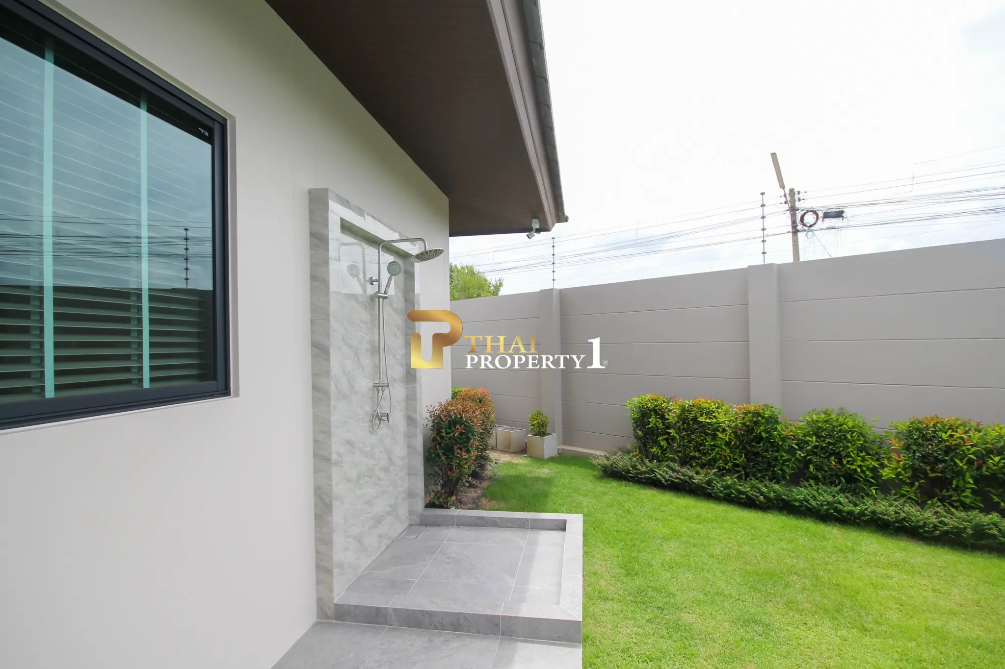 Freestanding Hilltop Luxury Pool Villa For Sale Near Mabprachan Lake 