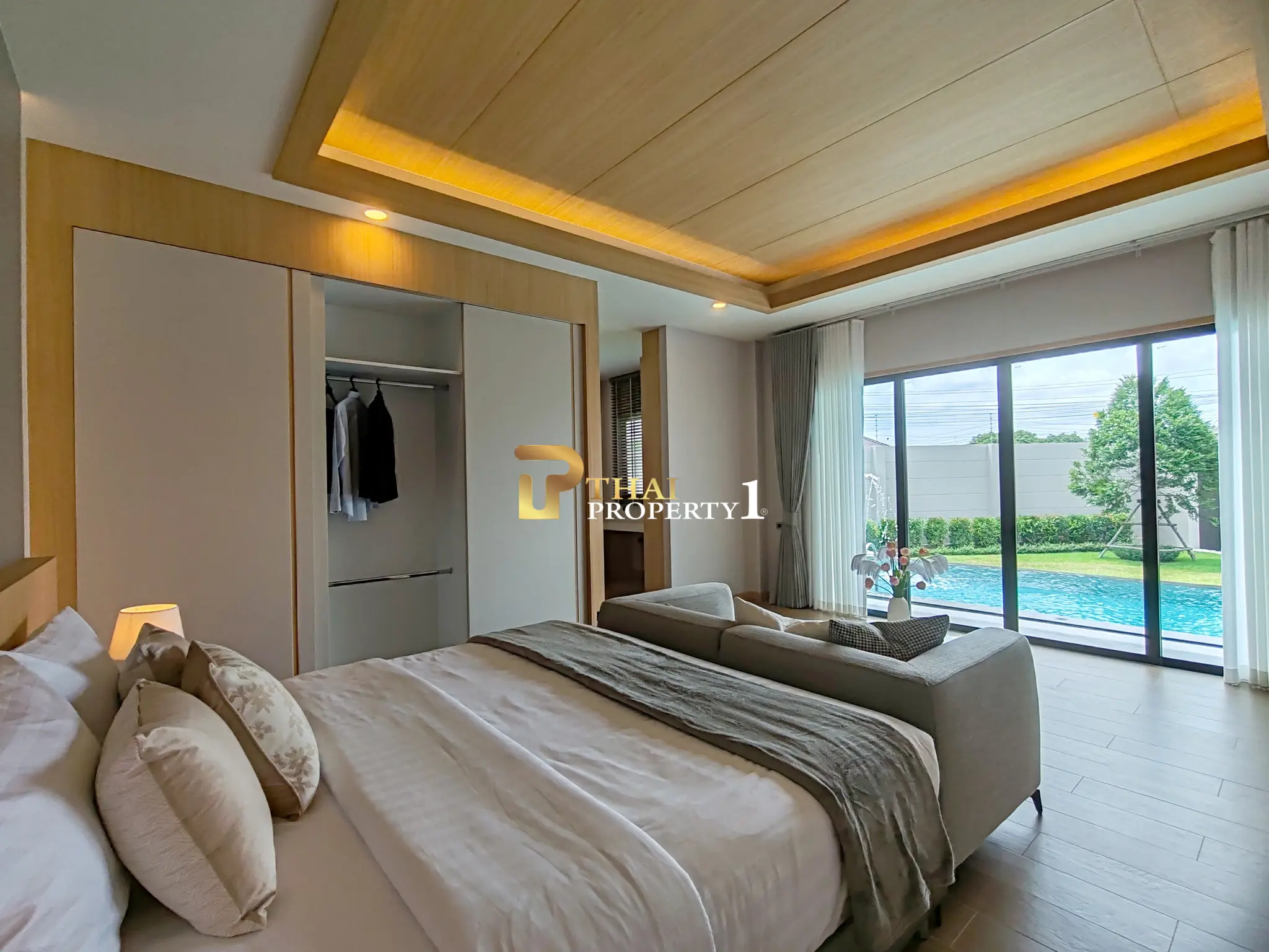 Freestanding Hilltop Luxury Pool Villa For Sale Near Mabprachan Lake 