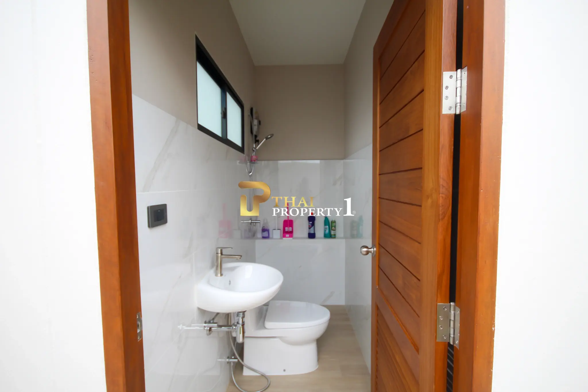 Freestanding Hilltop Luxury Pool Villa For Sale Near Mabprachan Lake 