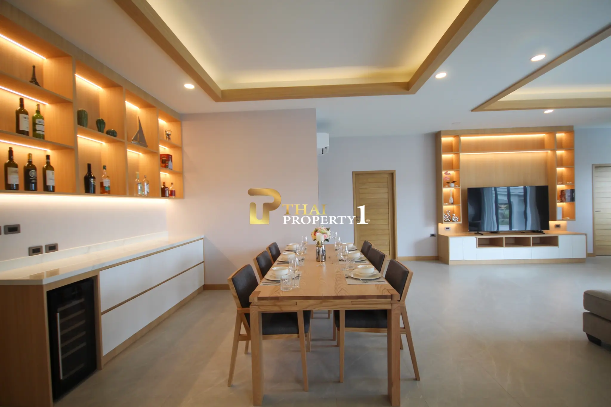 Freestanding Hilltop Luxury Pool Villa For Sale Near Mabprachan Lake 