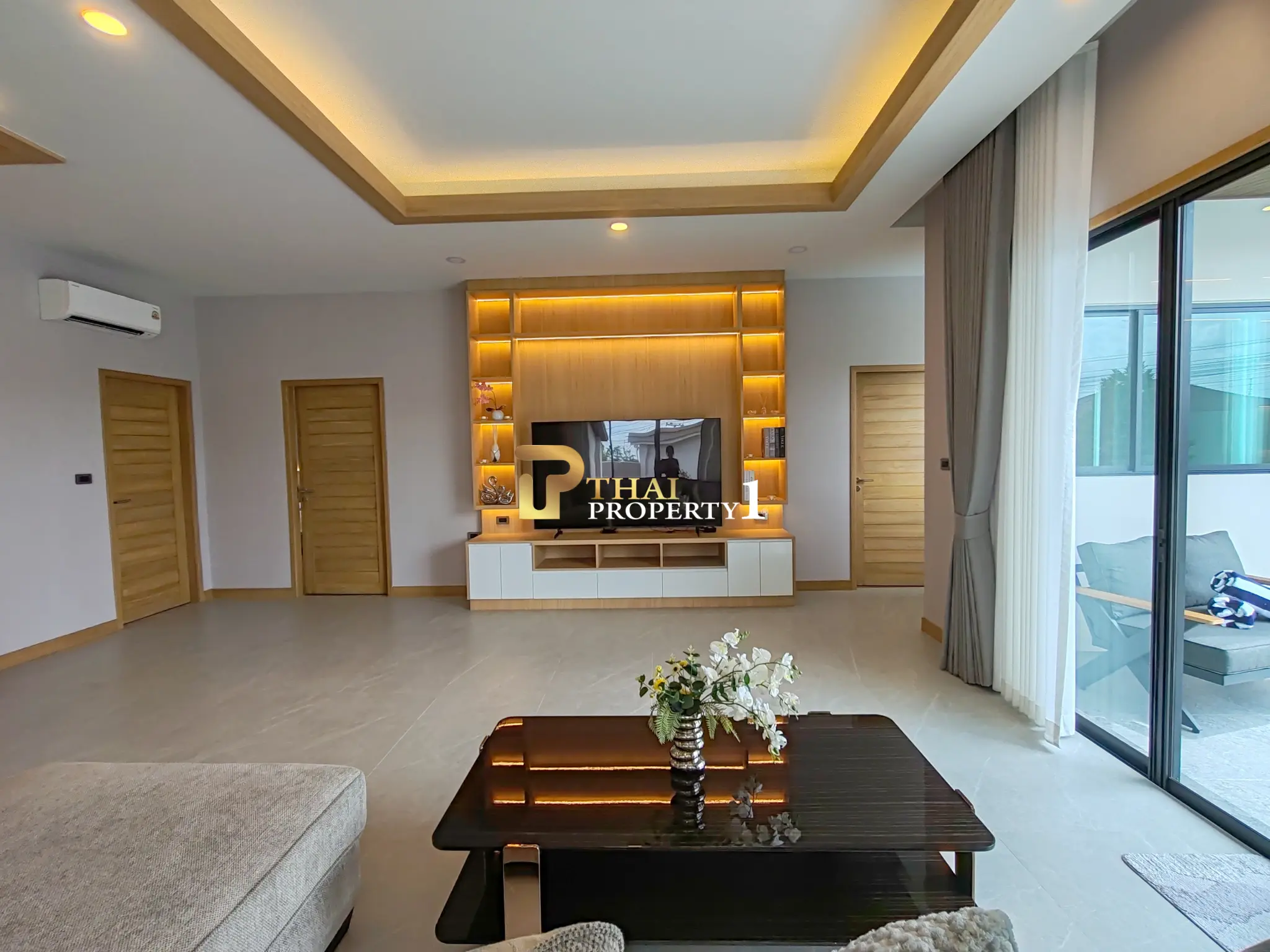 Freestanding Hilltop Luxury Pool Villa For Sale Near Mabprachan Lake 
