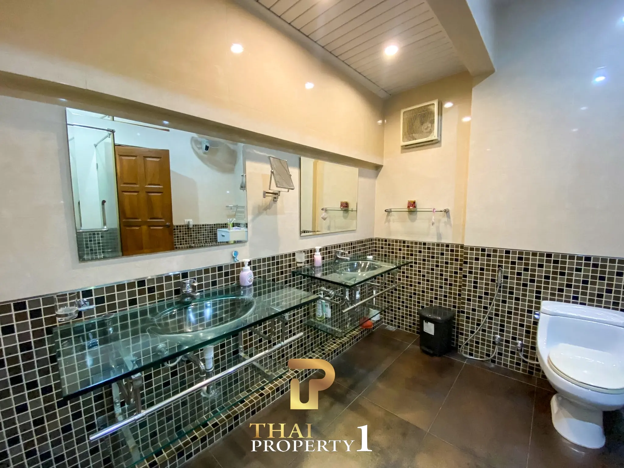 Til salgs: Innflyttingsklar bassengvilla – Dhewee Resort, Khao Makok Soi 1, Øst-Pattaya