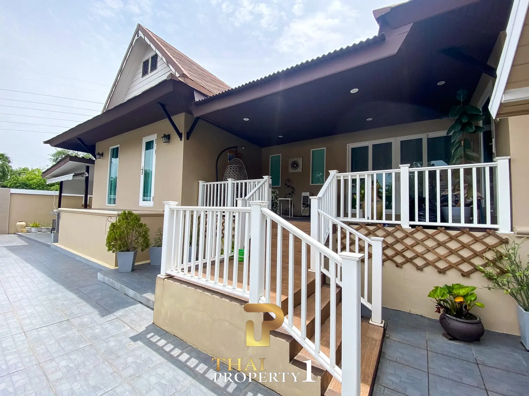 Til salgs: Innflyttingsklar bassengvilla – Dhewee Resort, Khao Makok Soi 1, Øst-Pattaya
