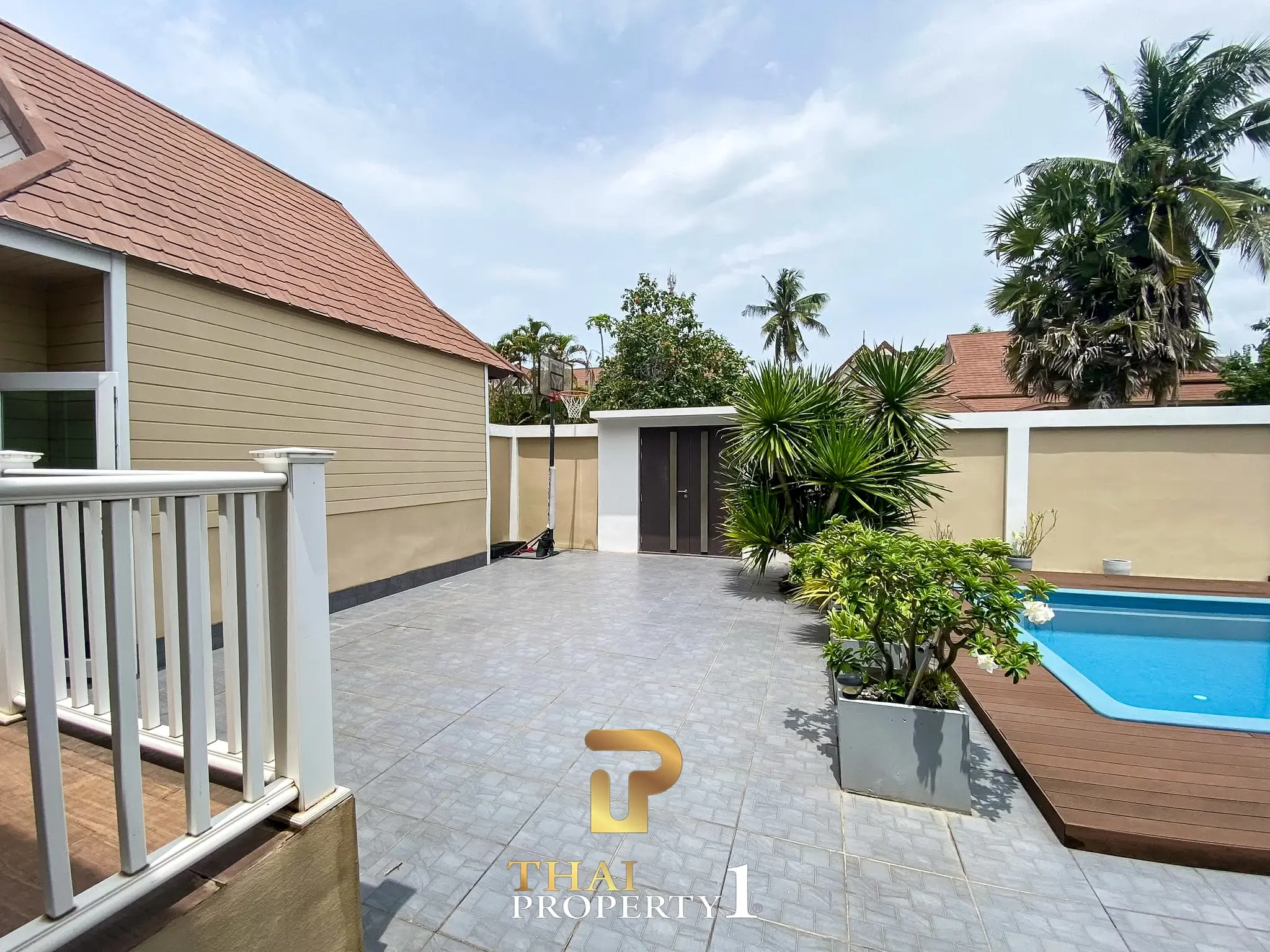 Til salgs: Innflyttingsklar bassengvilla – Dhewee Resort, Khao Makok Soi 1, Øst-Pattaya