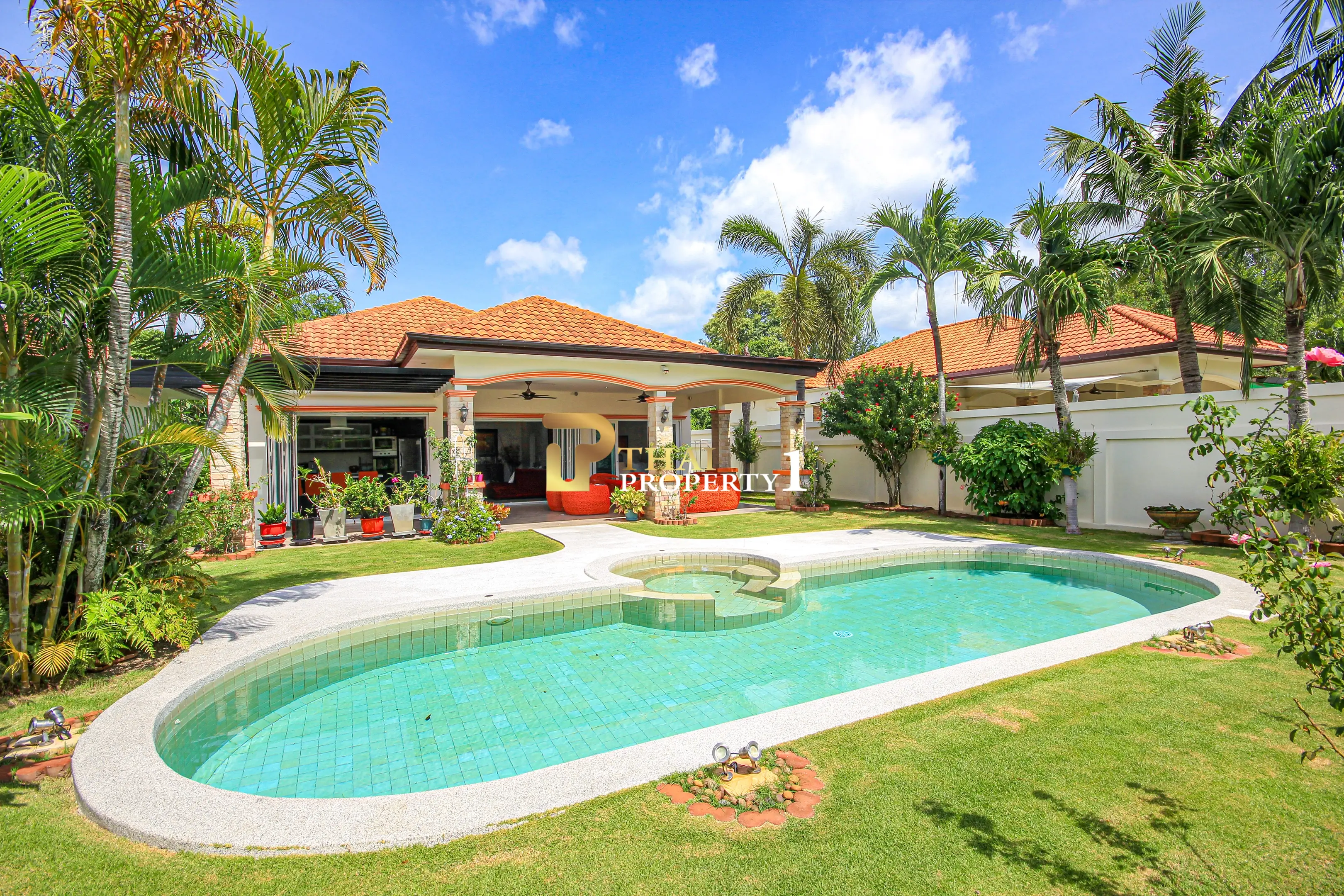 3-sengs Villa med Privat Basseng og Stor Hage i Orchid Paradise Homes, Hua Hin