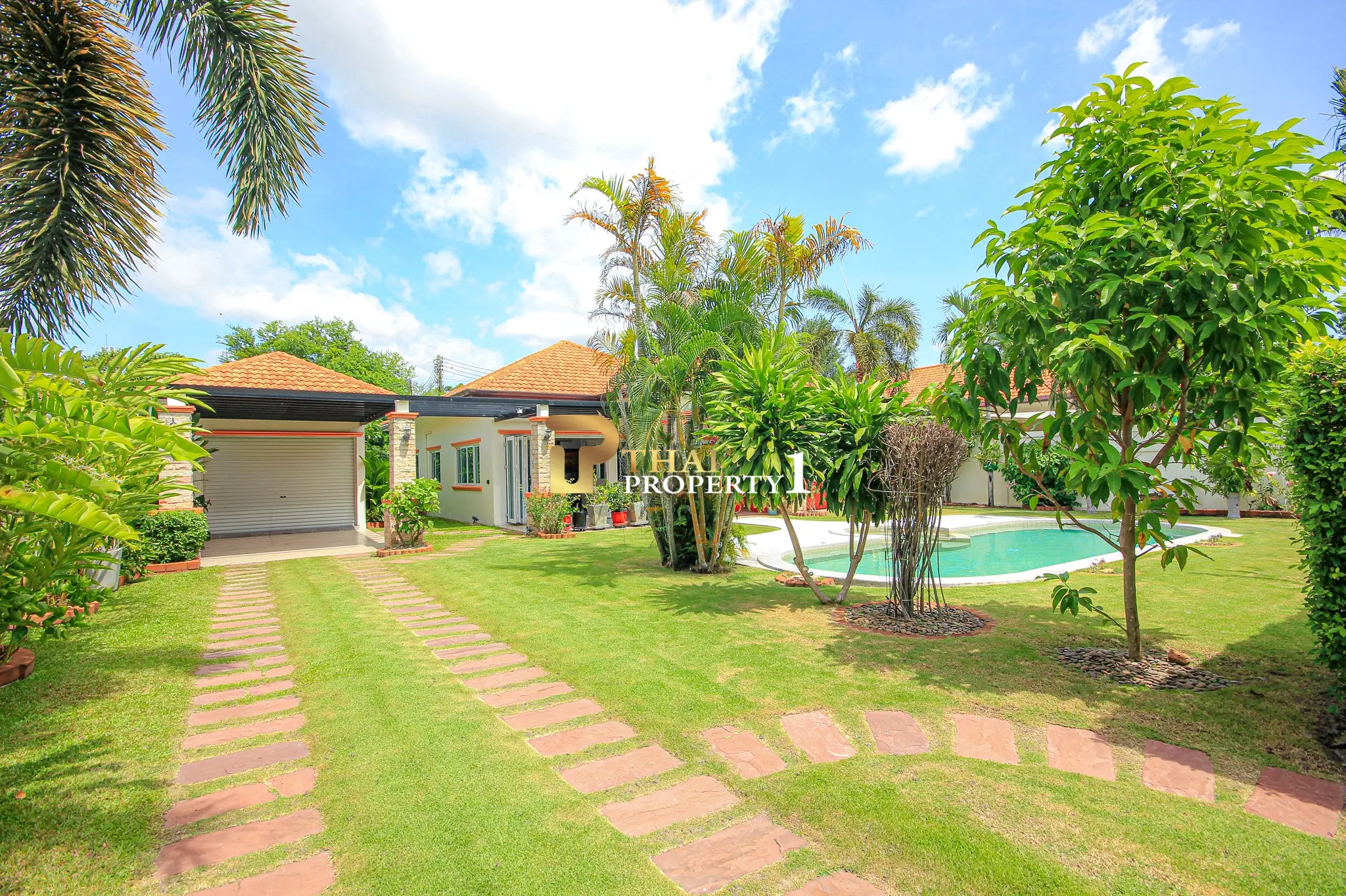 3-sengs Villa med Privat Basseng og Stor Hage i Orchid Paradise Homes, Hua Hin