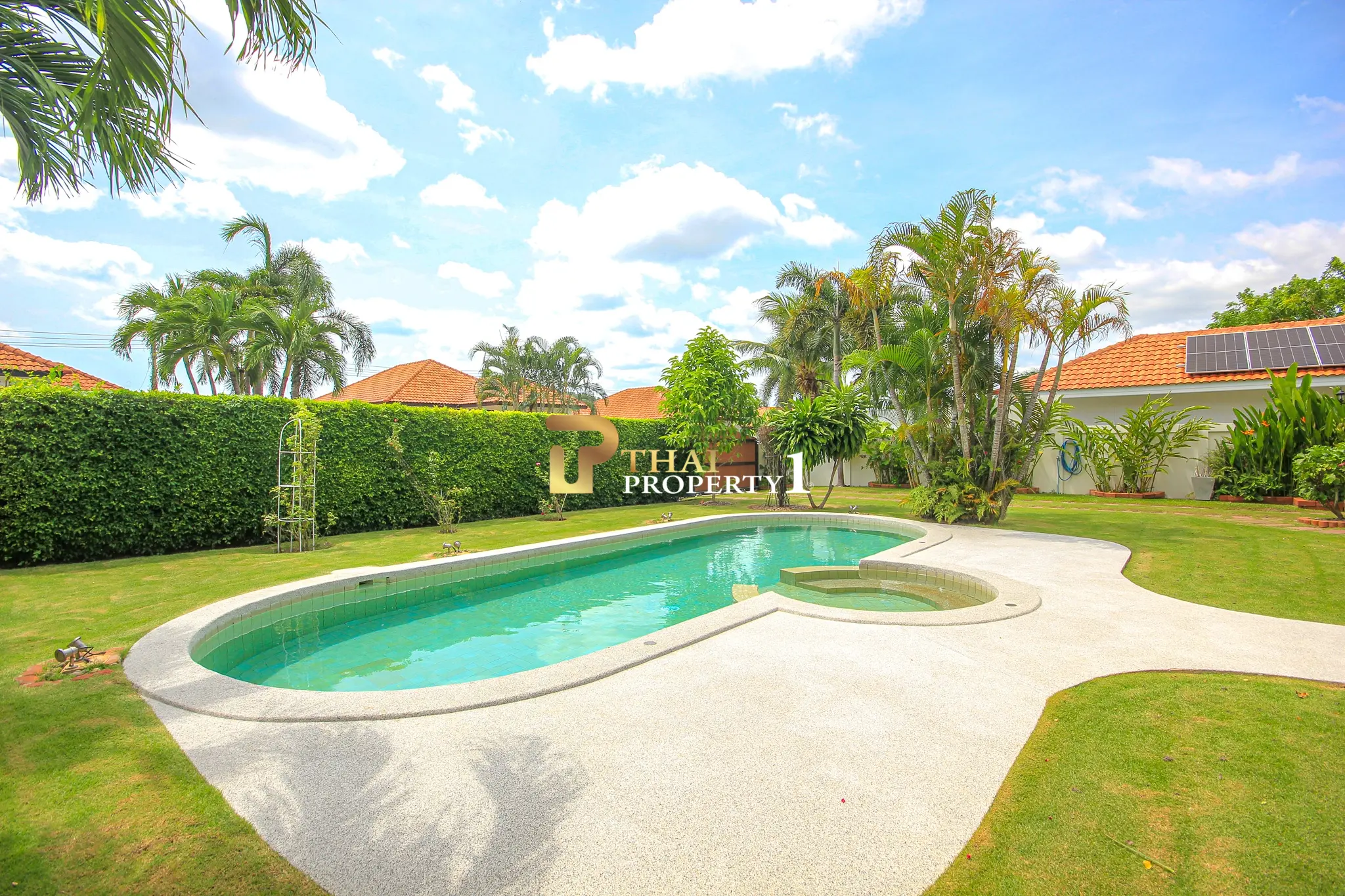 3-sengs Villa med Privat Basseng og Stor Hage i Orchid Paradise Homes, Hua Hin
