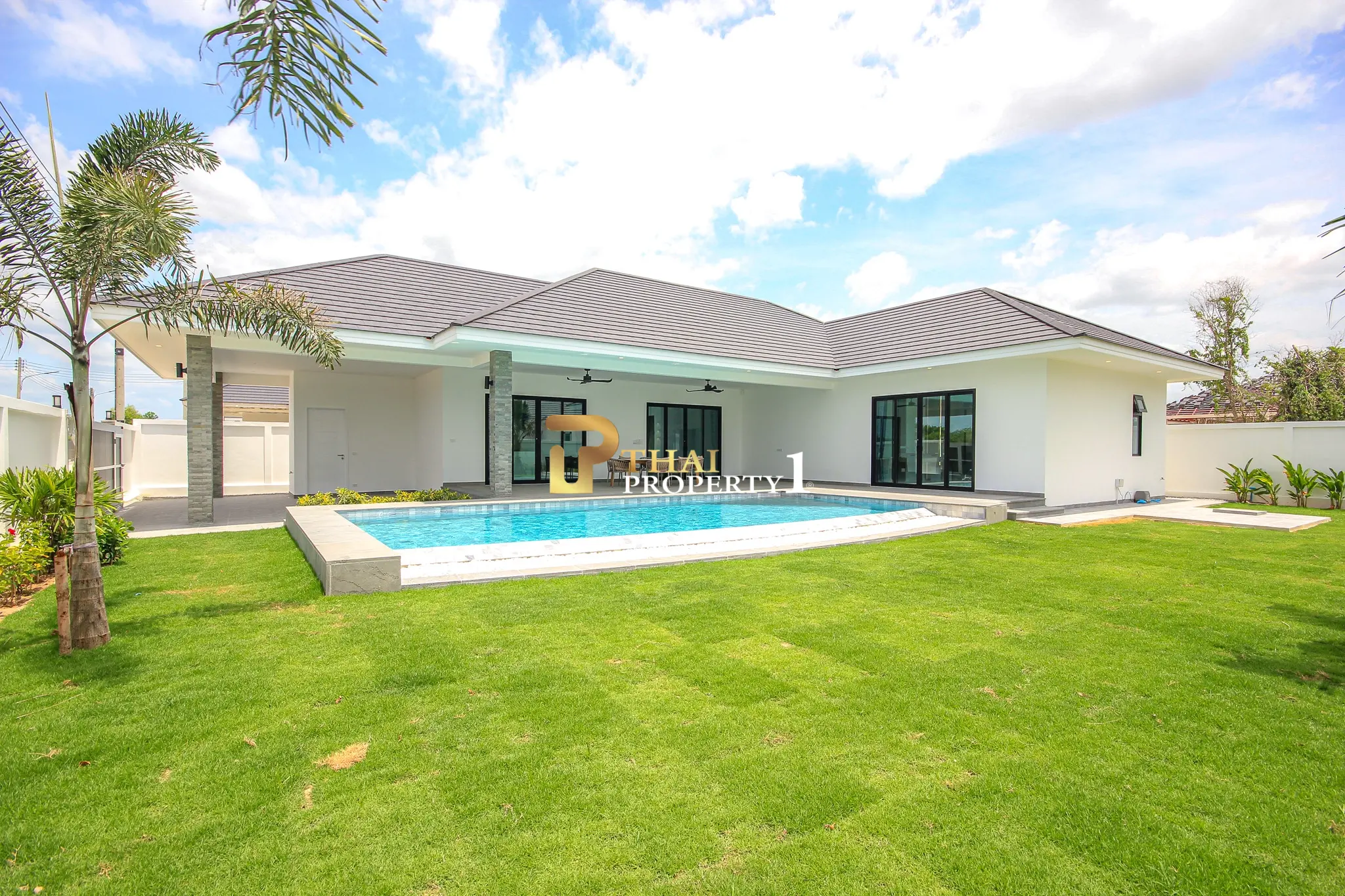 Eksklusiv ny 3-roms villa med privat svømmebasseng på Highland Villas 3, Hua Hin