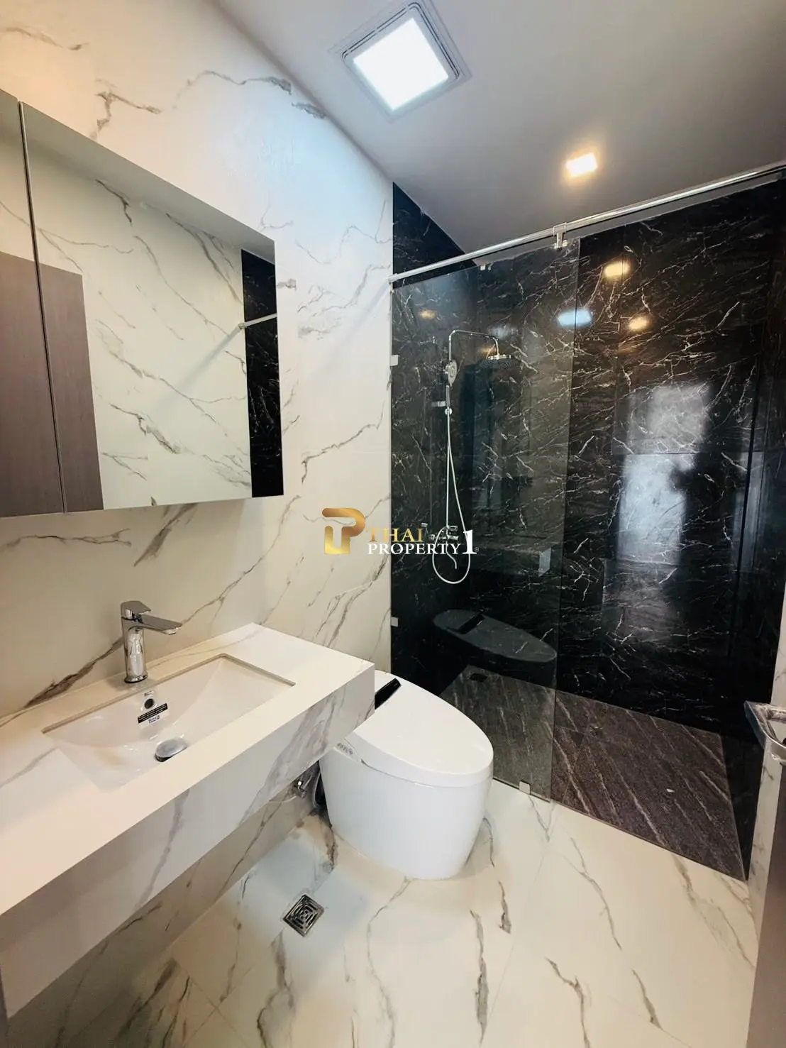 Luxury Townhouse with Private Pool for Sale – Villa La Richie, North Pattaya