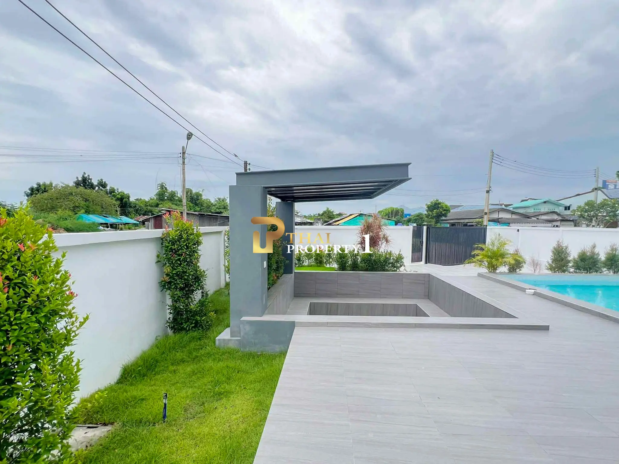 Nybygd 4-Soveroms Bassengvilla til Salgs – Jomtien, Pattaya
