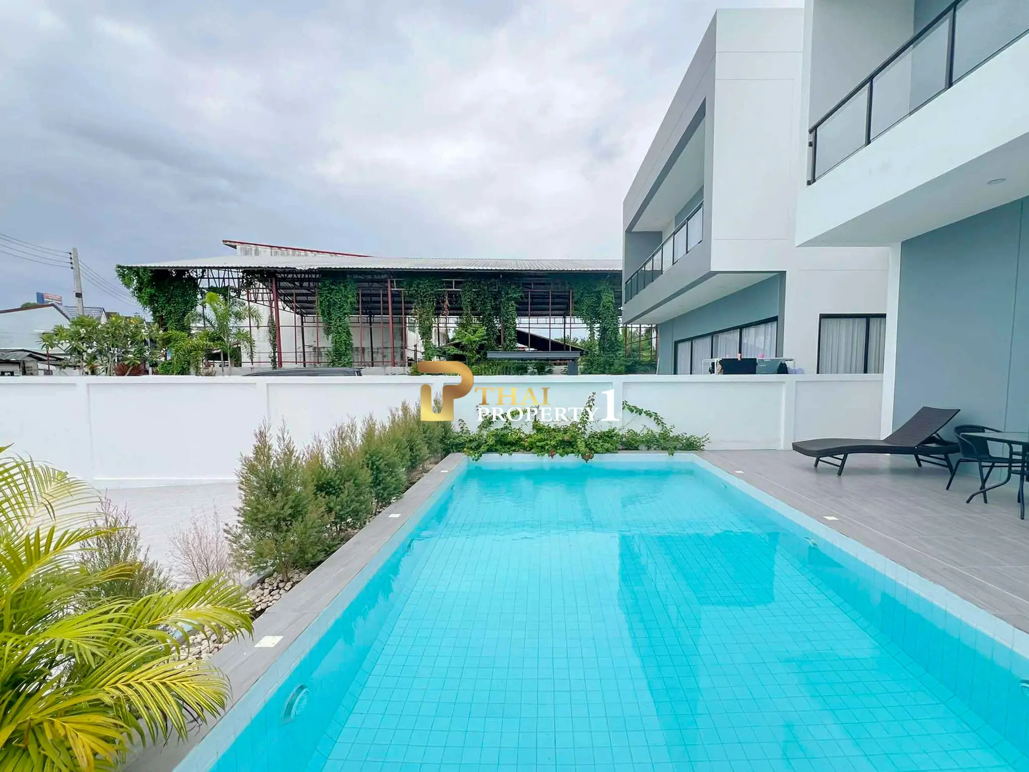 Nybygd 4-Soveroms Bassengvilla til Salgs – Jomtien, Pattaya