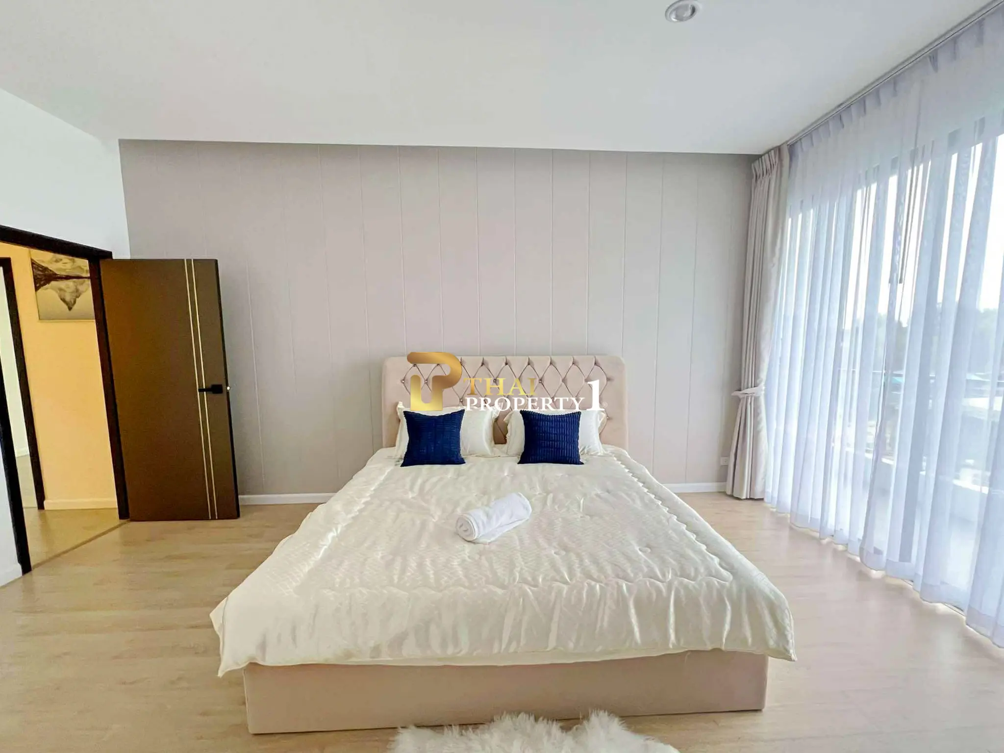 Nybygd 4-Soveroms Bassengvilla til Salgs – Jomtien, Pattaya