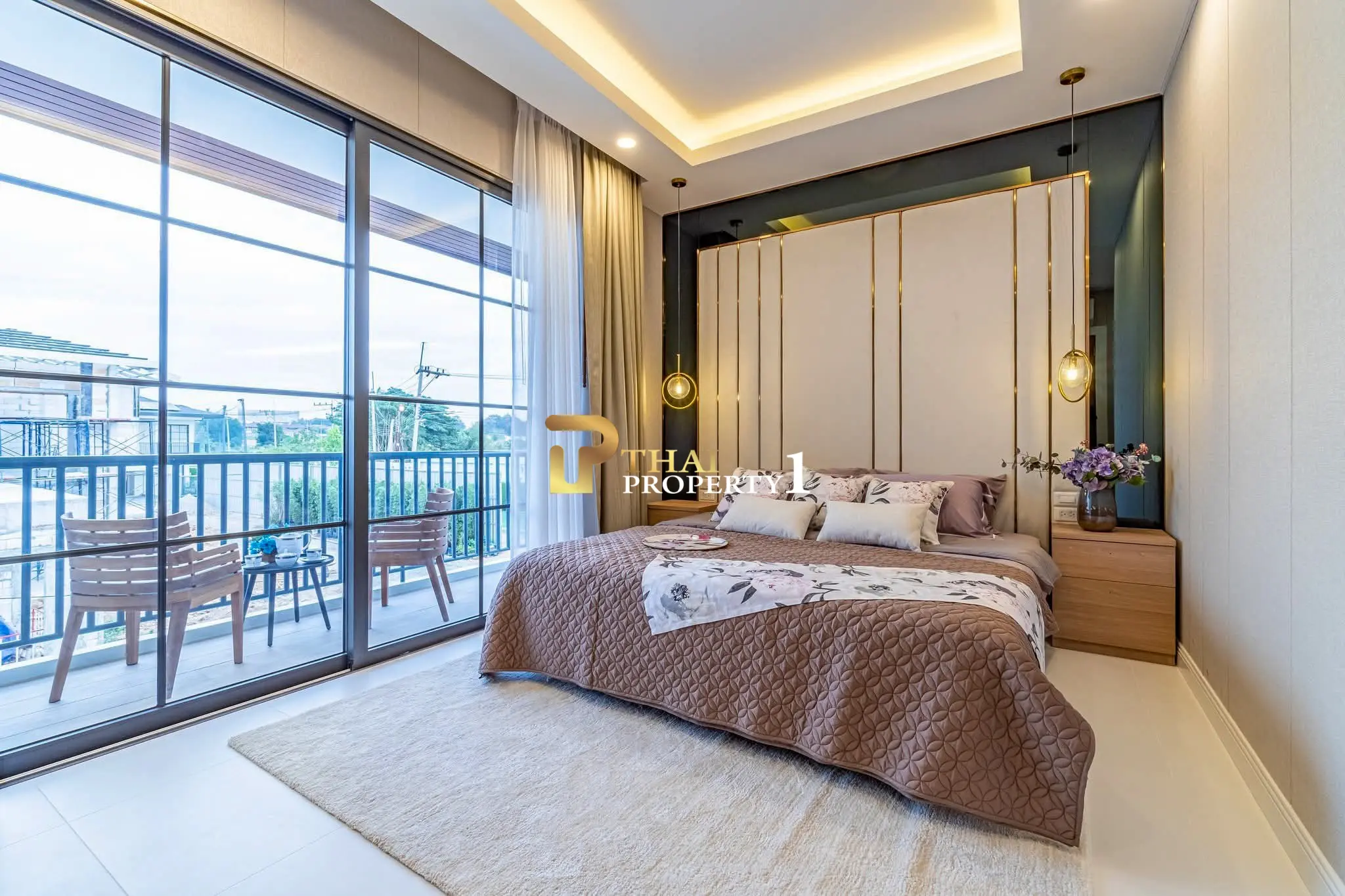 Luksus Pool Villa til salgs – Rungsi Village Nord-Pattaya
