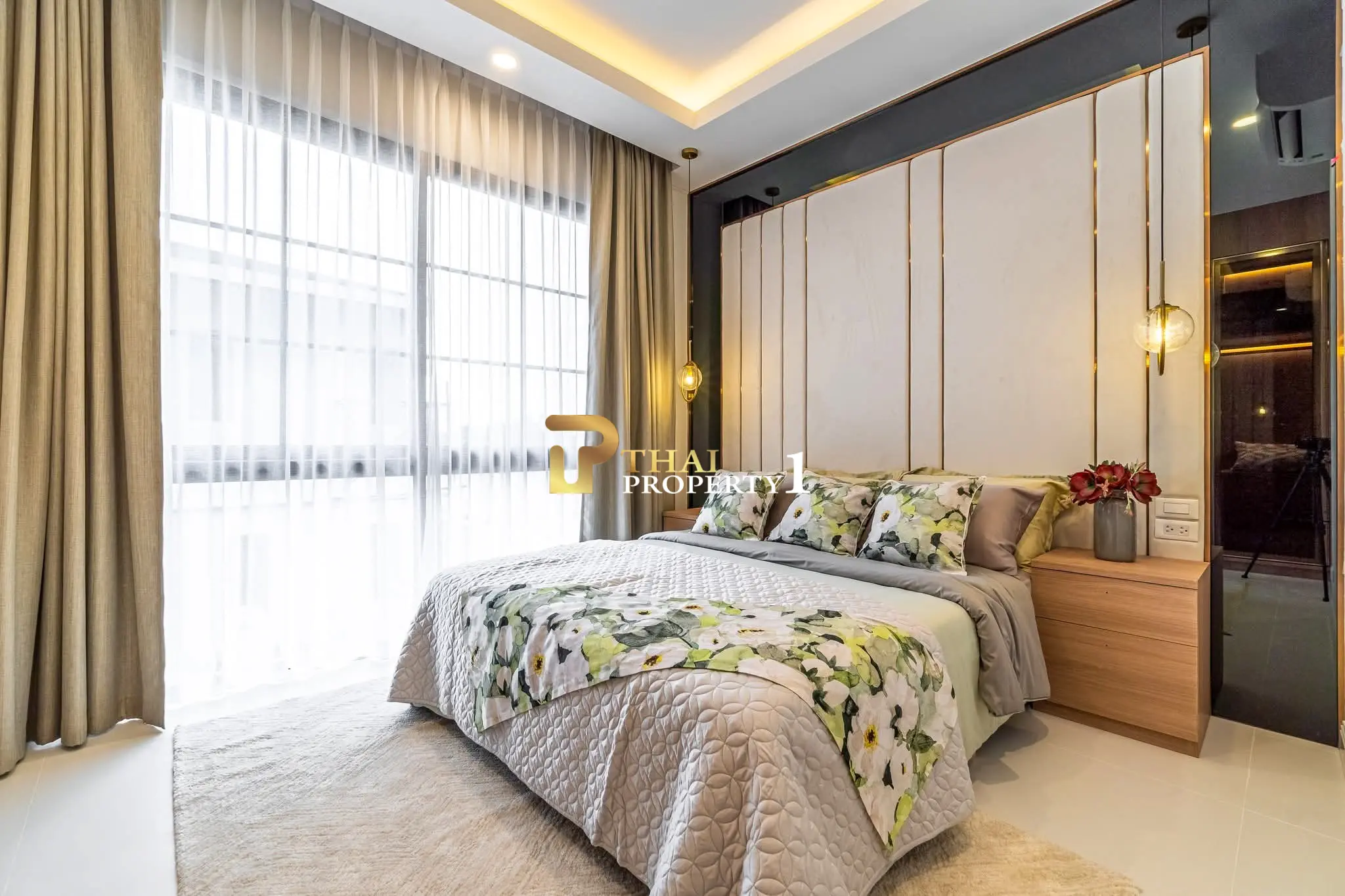 Luksus Pool Villa til salgs – Rungsi Village Nord-Pattaya