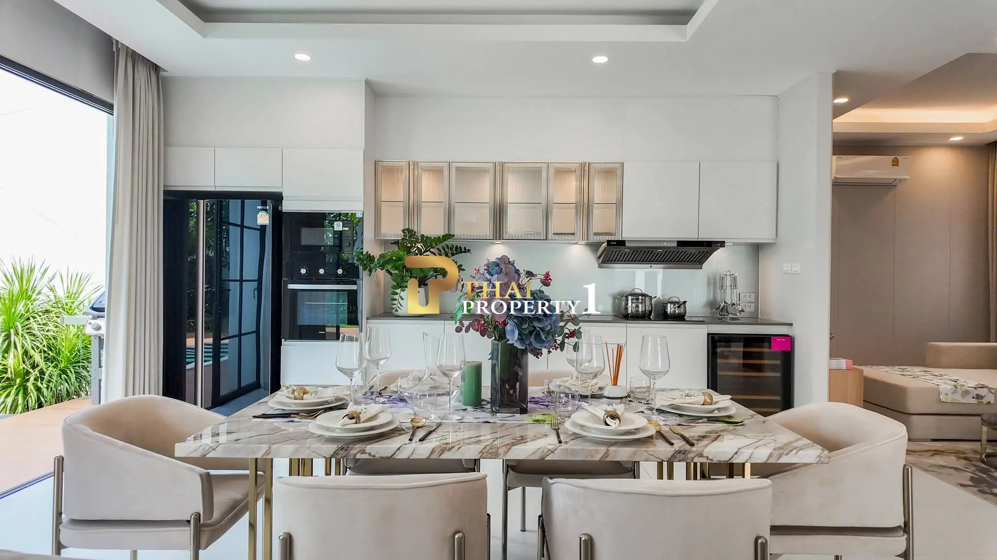 Luksus Pool Villa til salgs – Rungsi Village Nord-Pattaya