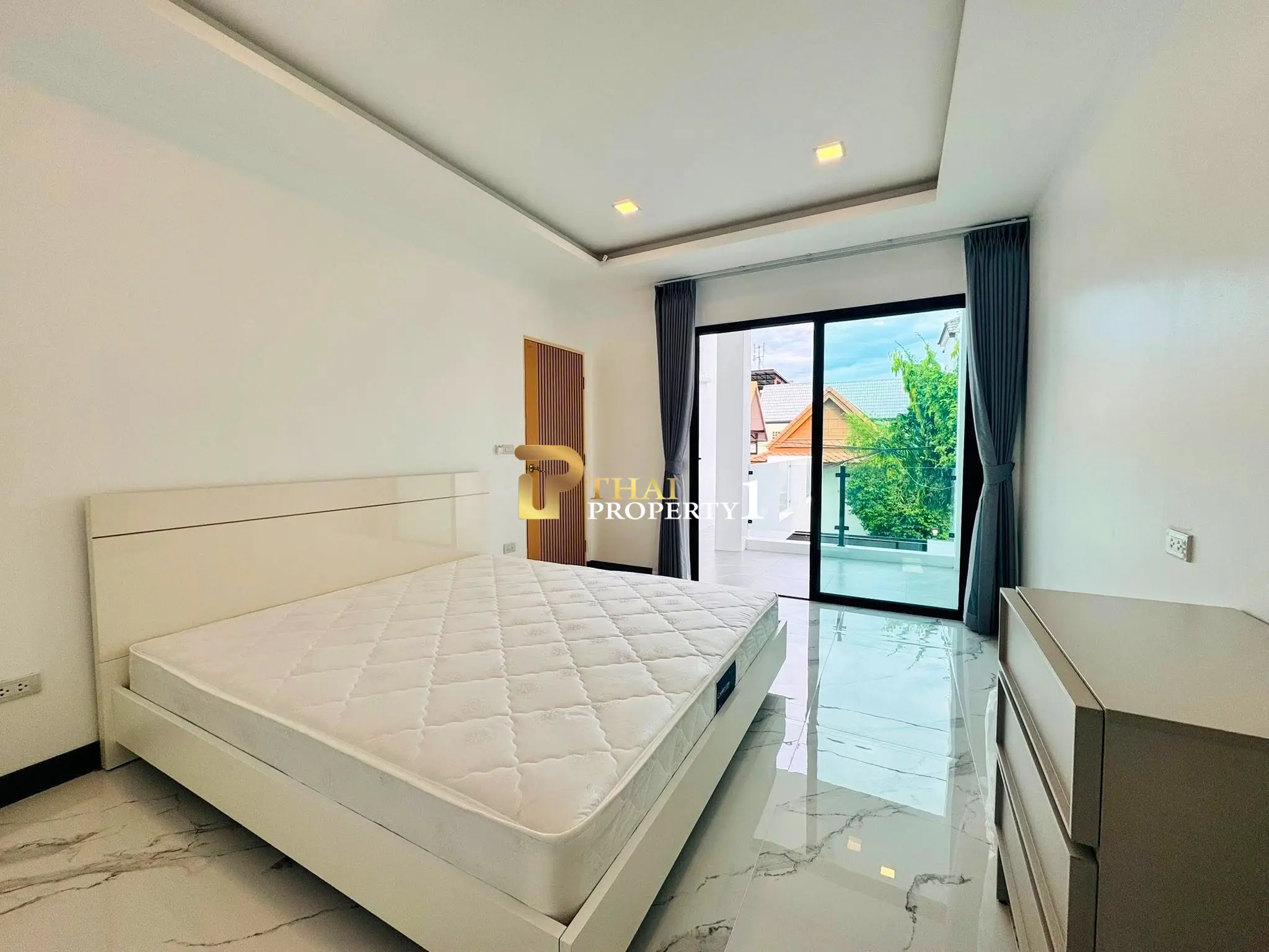 ขายพูลวิลล่า 2 ชั้น ใกล้ทะเลหาดจอมเทียน เพียง 300 เมตร – พร้อมอยู่ พร้อมลงทุน