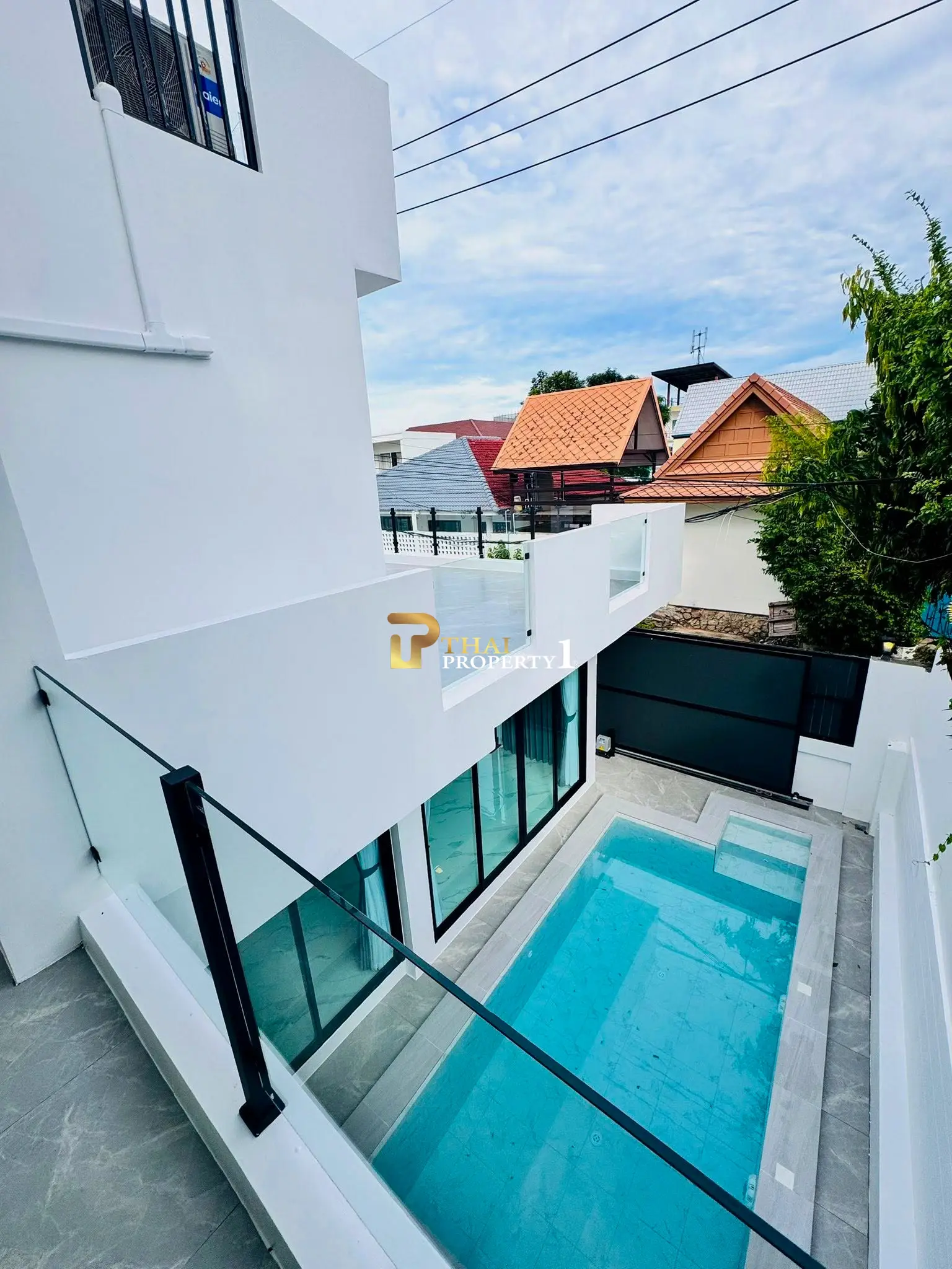 ขายพูลวิลล่า 2 ชั้น ใกล้ทะเลหาดจอมเทียน เพียง 300 เมตร – พร้อมอยู่ พร้อมลงทุน