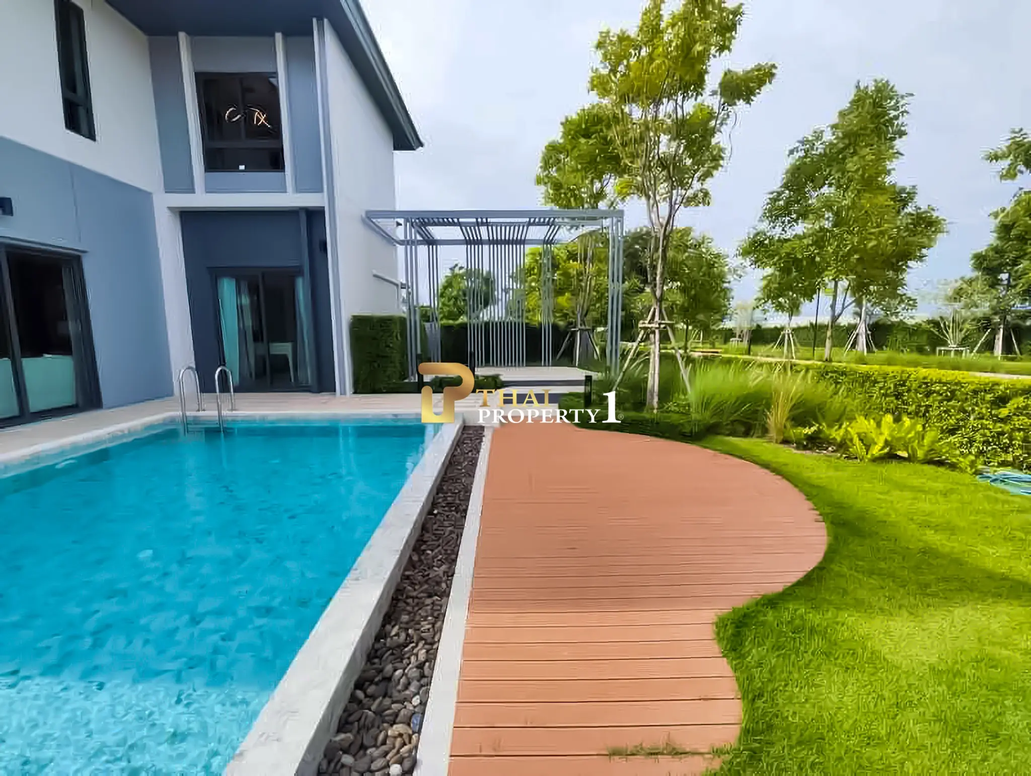  FOR SALE Pool Villa in Patta Element Pattaya Ready to Move In Prime East Pattaya Location