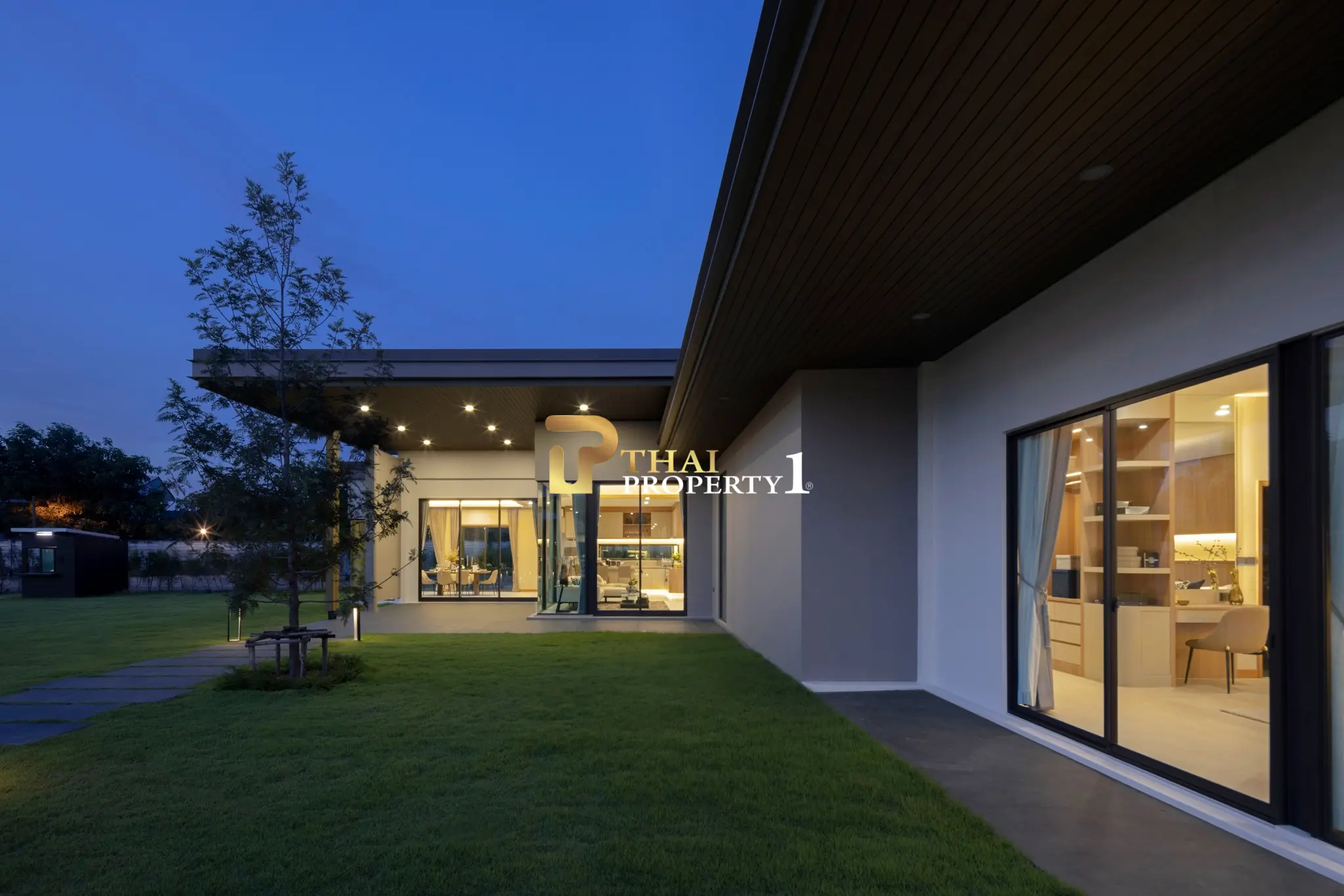 Pre-Sale Luxury Pool Villa Pattaya - Ascent by Baan Pattaya