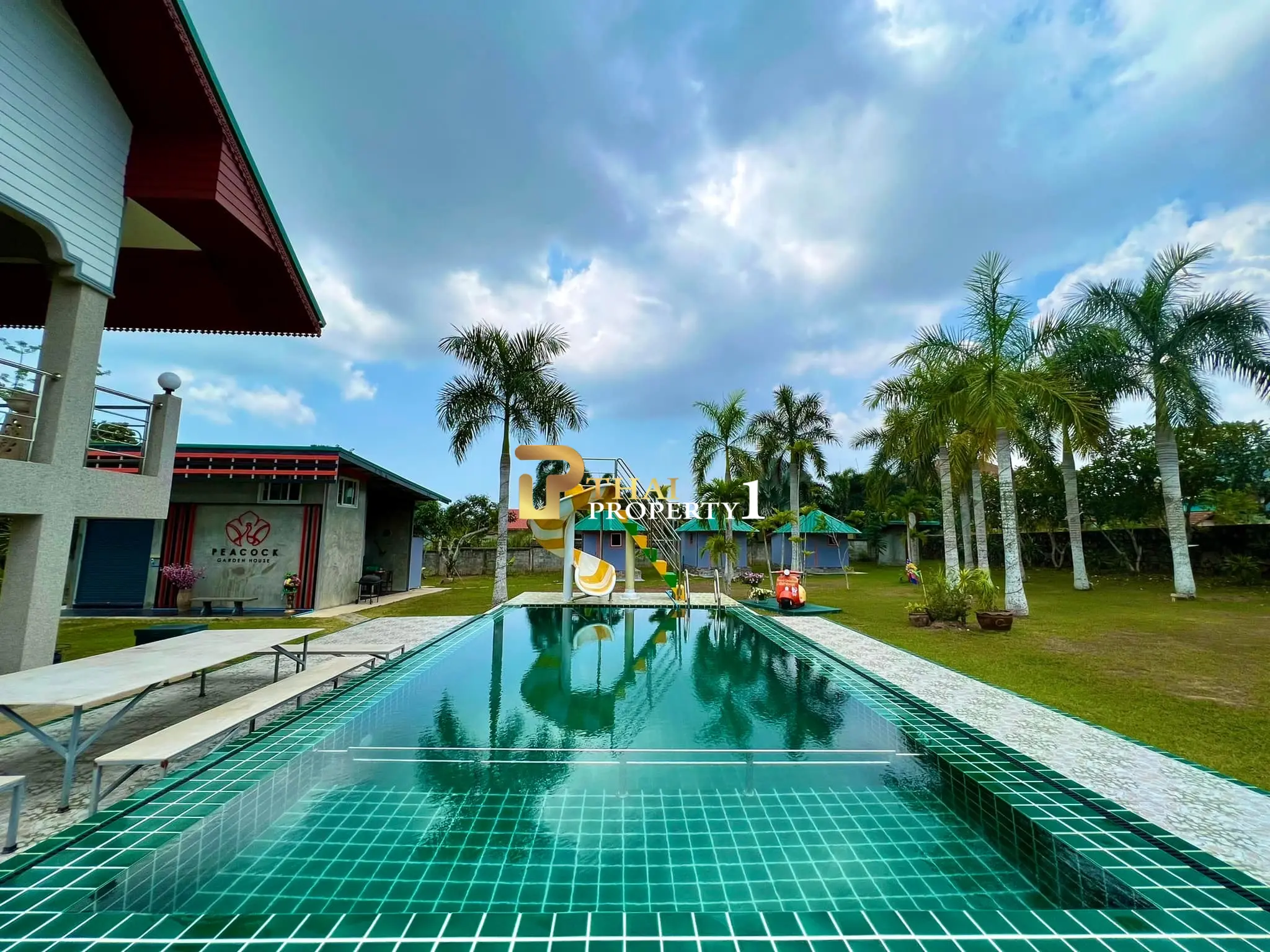 3 Rai Garden House for Sale in Bangsaray with Private Pool and Bungalow