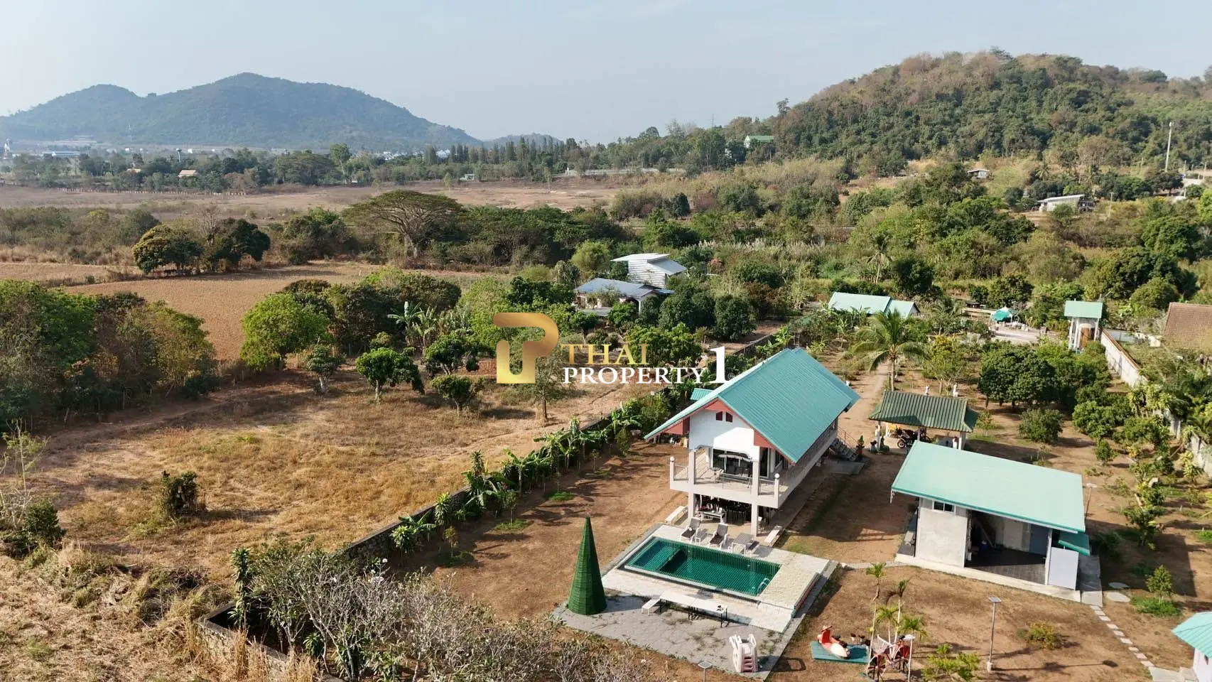 3 Rai Garden House for Sale in Bangsaray with Private Pool and Bungalow