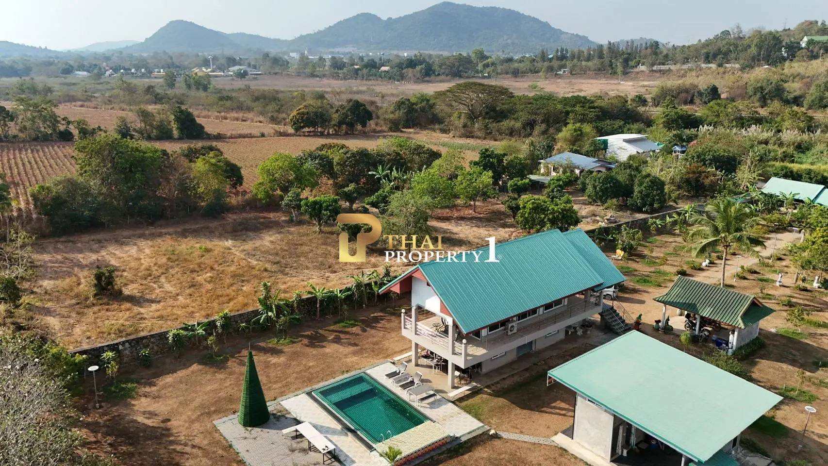 3 Rai Garden House for Sale in Bangsaray with Private Pool and Bungalow